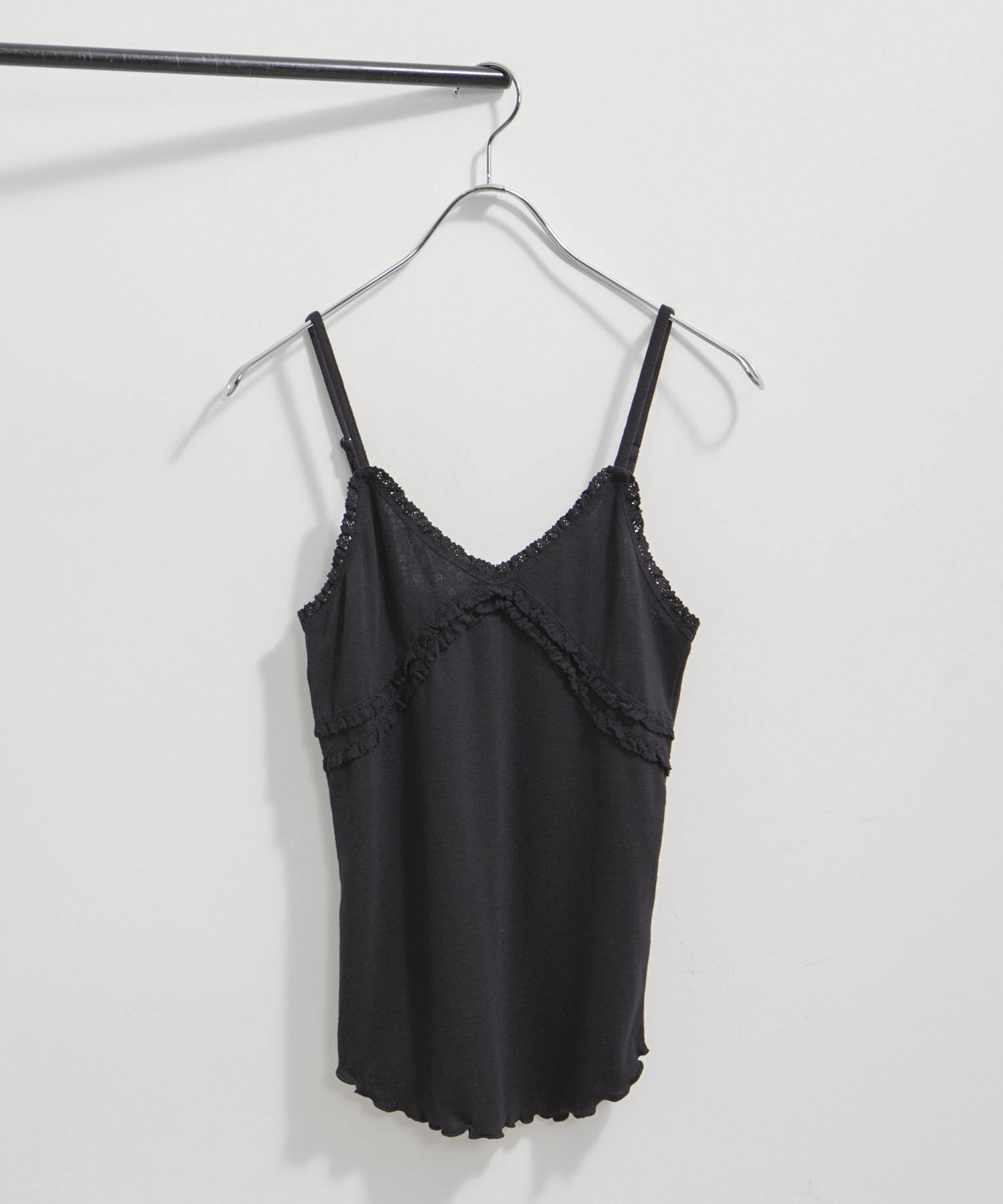 VIS「【洗える】パターンメッシュフリルキャミソール」|キャミソール|ブラック(01)