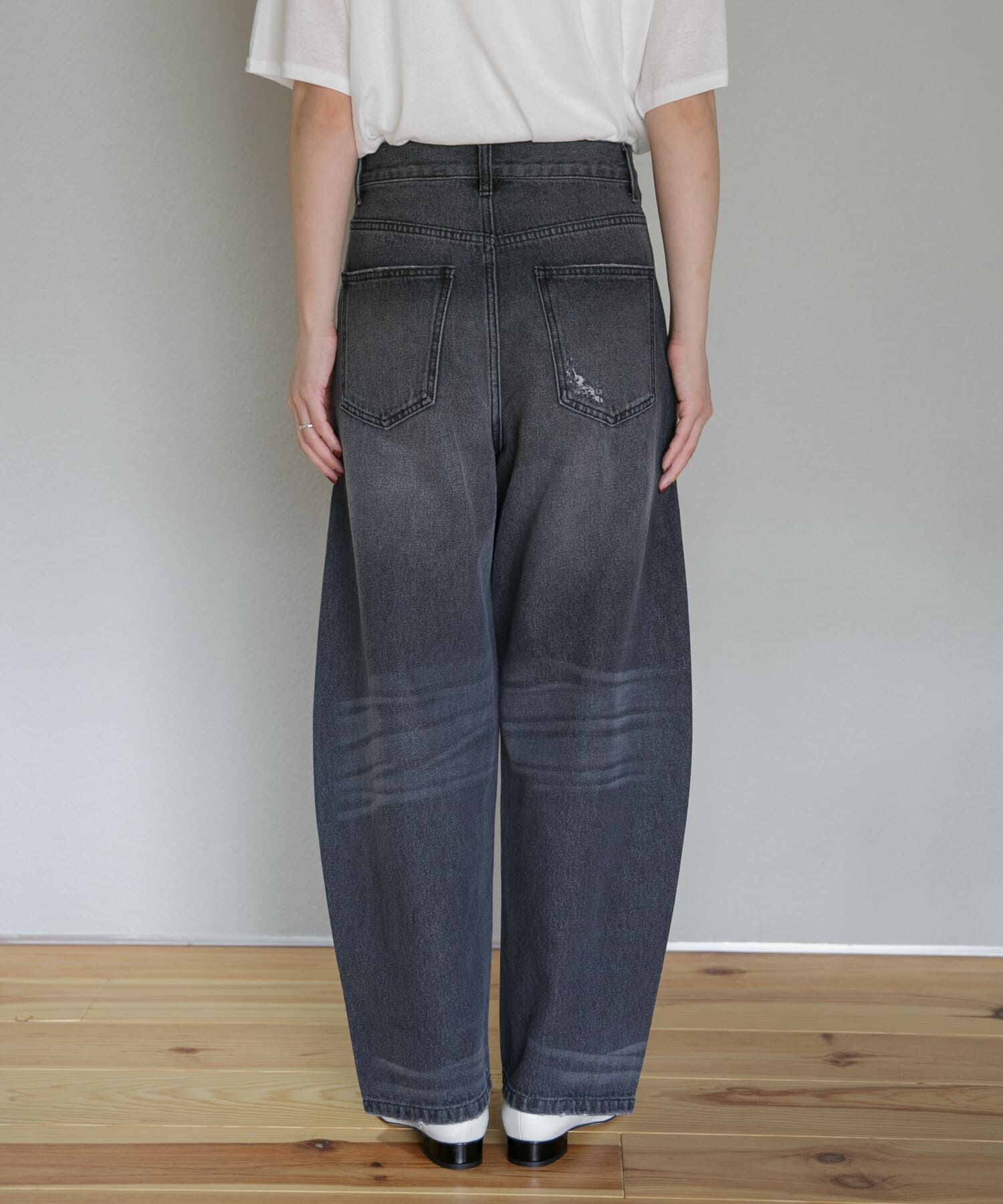 URBAN RESEARCH ROSSO「YENN　CURVED SEAM DENIM PANTS」|デニム|