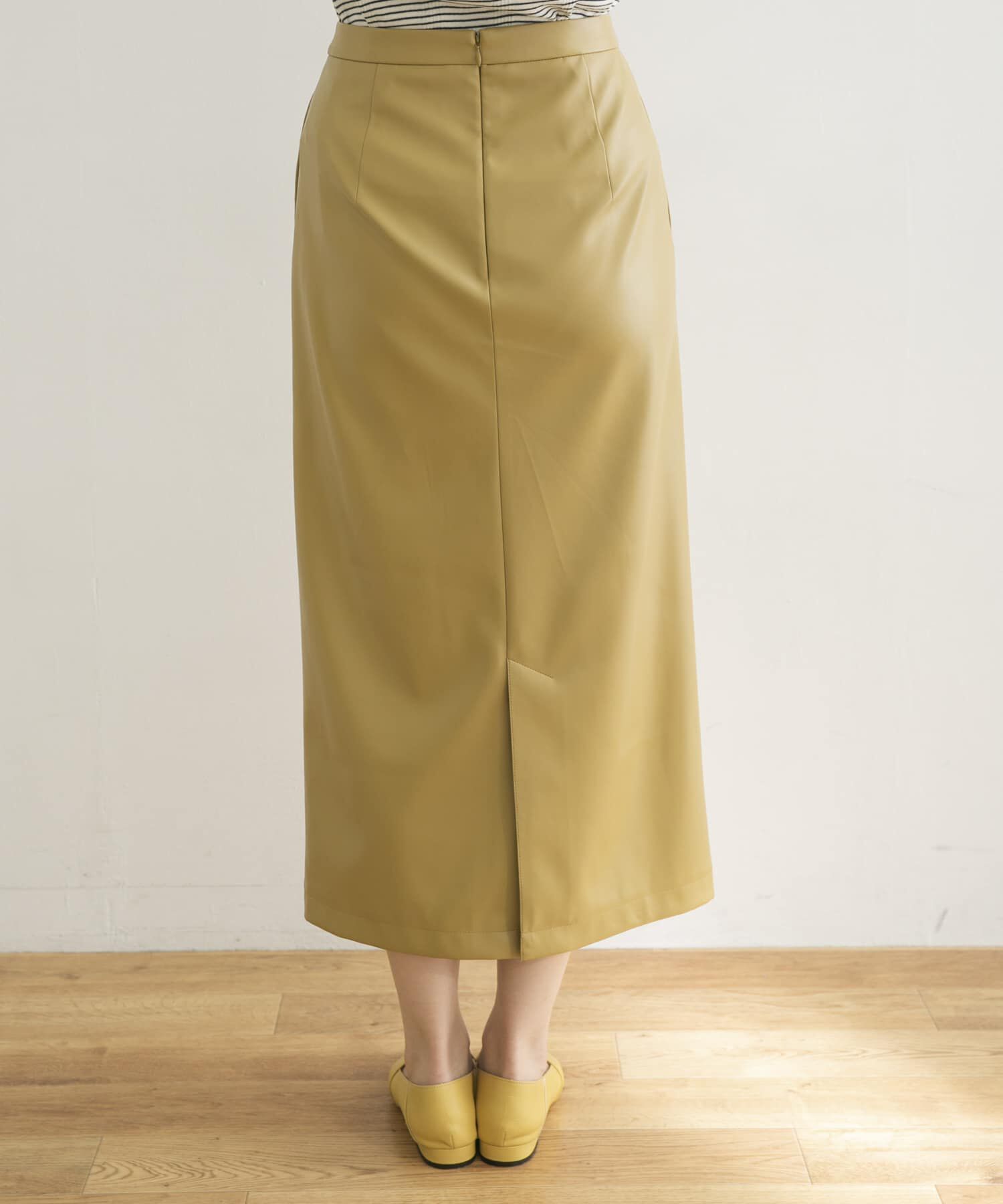 URBAN RESEARCH「フェイクレザーラップ風タイトスカート」|スカート|