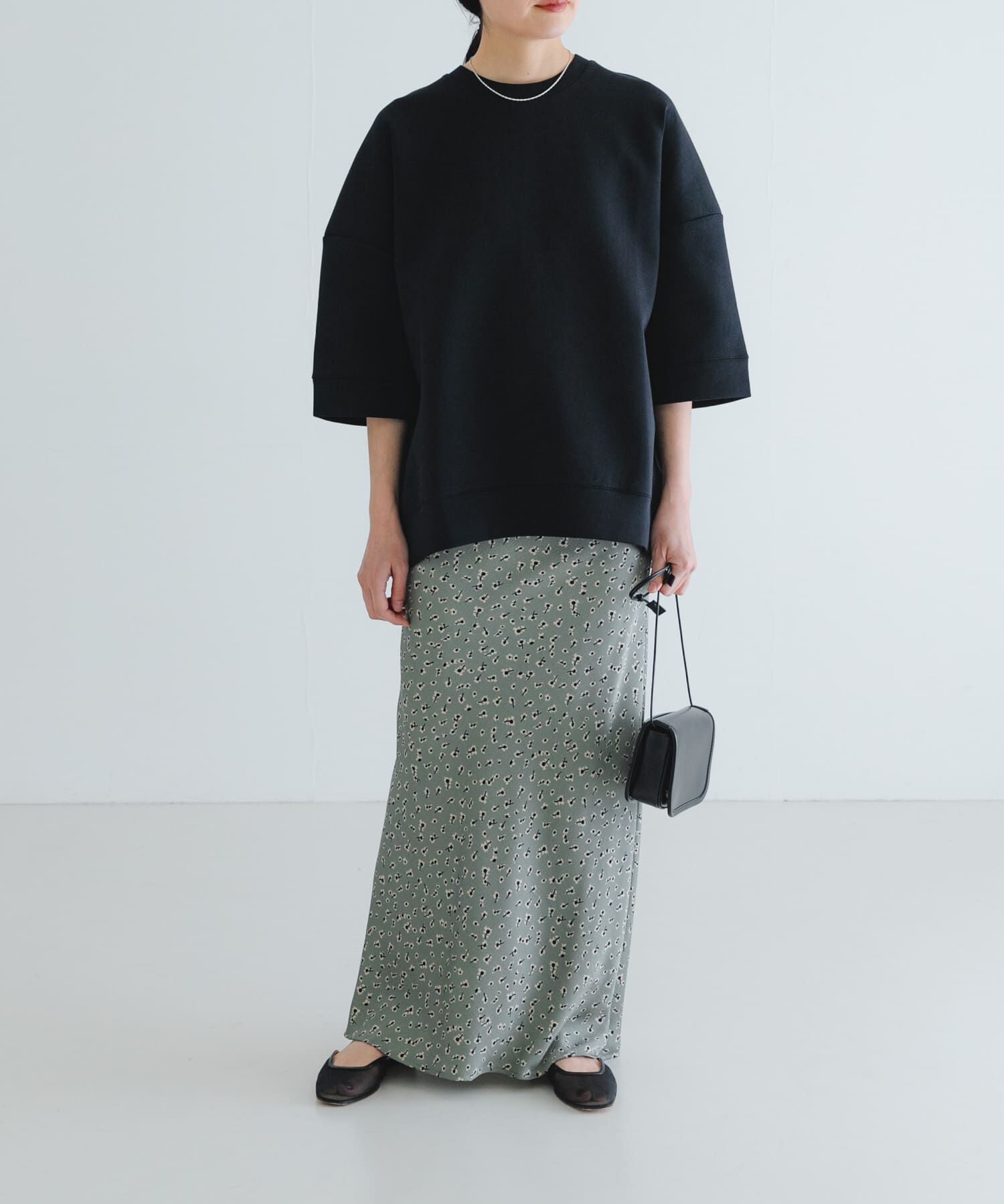 URBAN RESEARCH「サテンフラワーマーメイドスカート」|スカート|