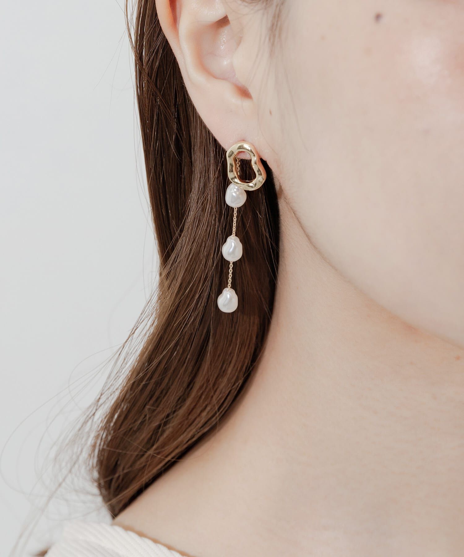 SMELLY「トリプルパールチェーンピアス」|ピアス|