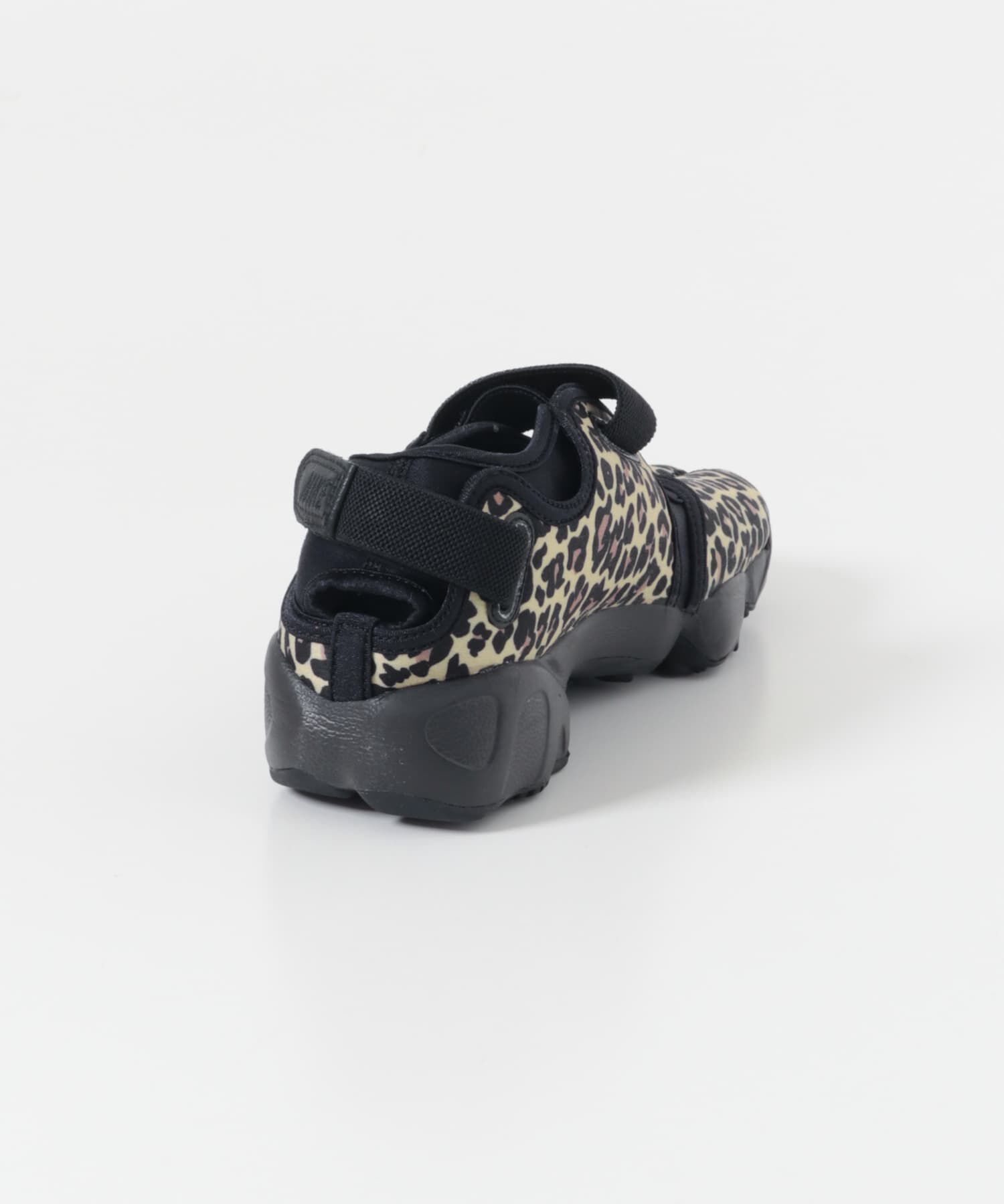 URBAN RESEARCH DOORS「NIKE　ナイキウィメンズエアリフト」|スニーカー|