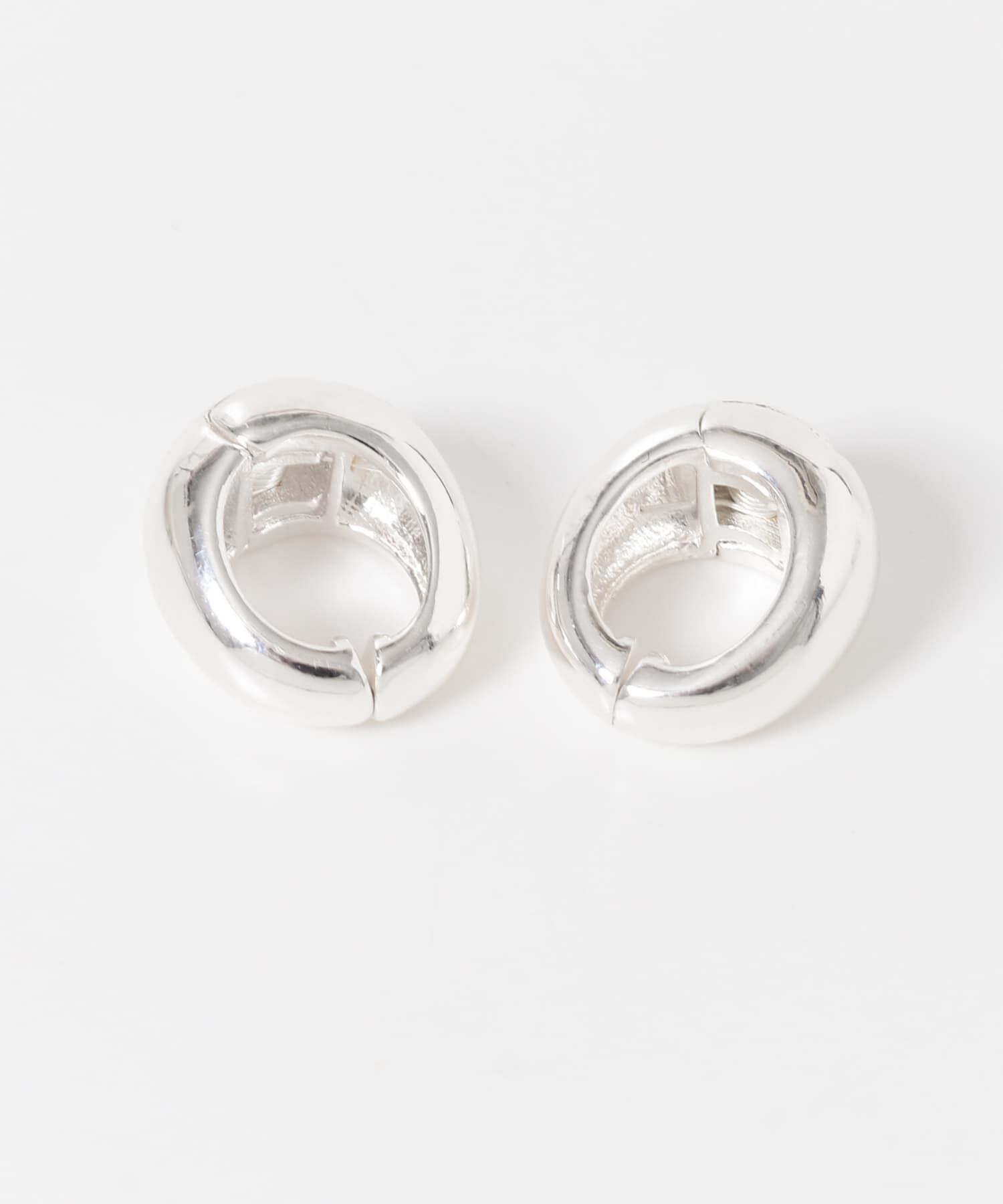 SMELLY「プックリワンタッチイヤリング」|イヤリング|