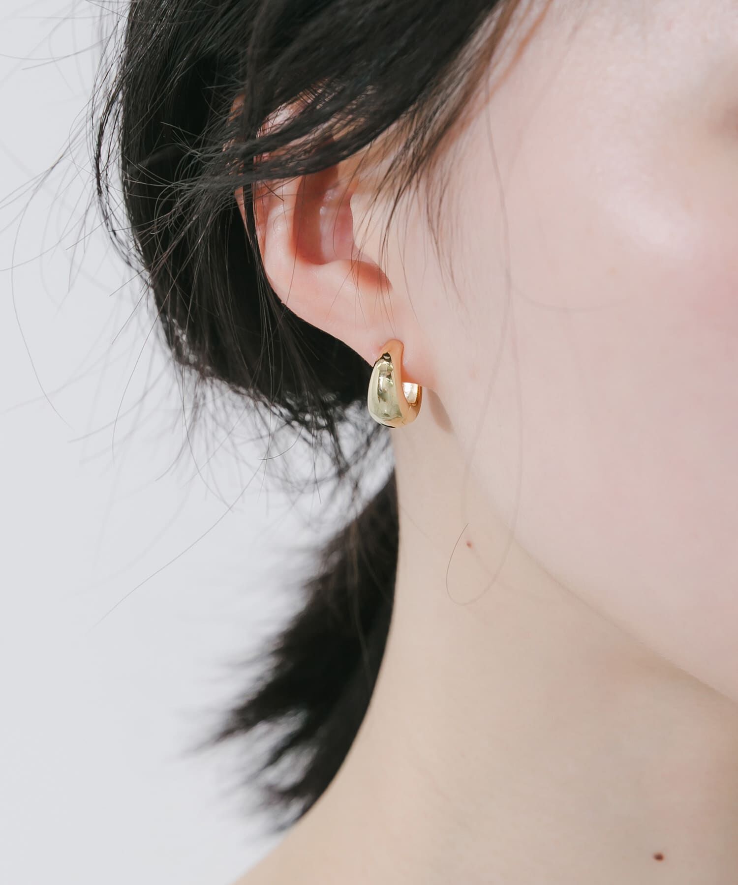 SMELLY「プックリワンタッチイヤリング」|イヤリング|ゴールド