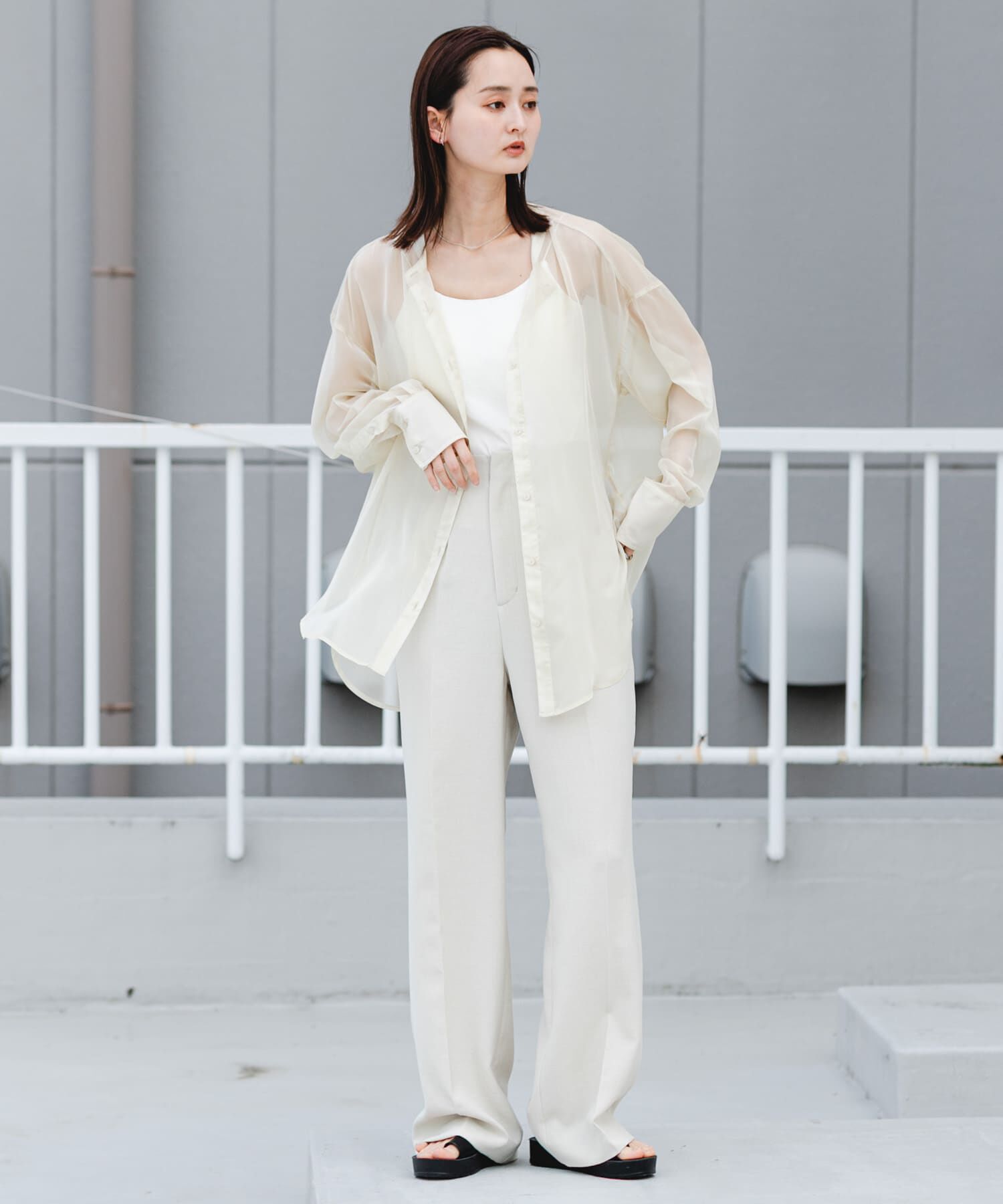 SENSE OF PLACE by URBAN RESEARCH「バンドカラーシャンブレーシアーシャツ」|シャツ・ブラウス|