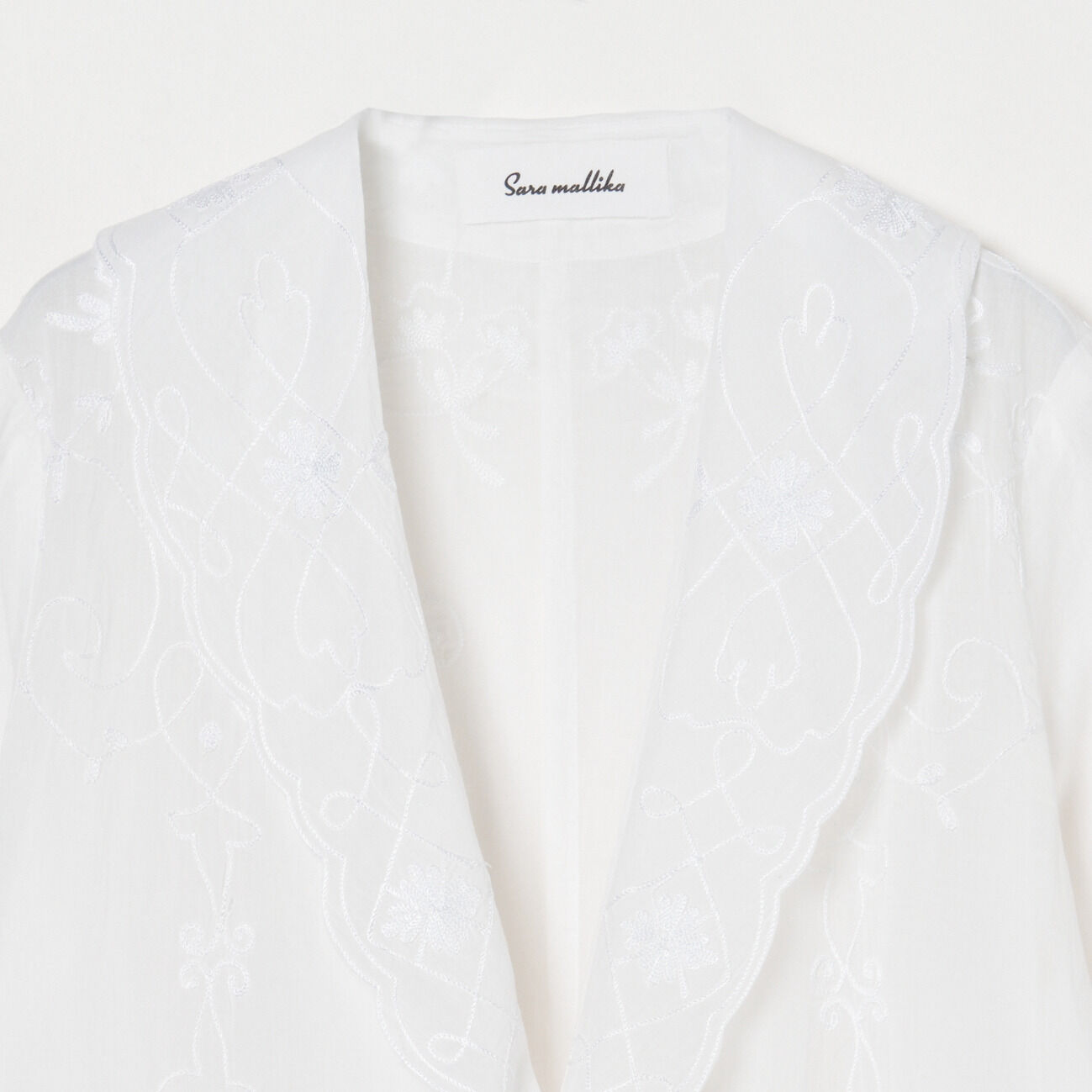  「SARA MALLIKA ORGANZA AARI EMBROIDERY JACKET」|デニムジャケット|