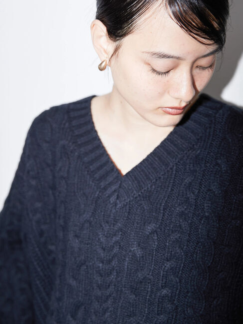  「ざっくりVネックケーブルニットプルオーバー」|ニット・セーター|