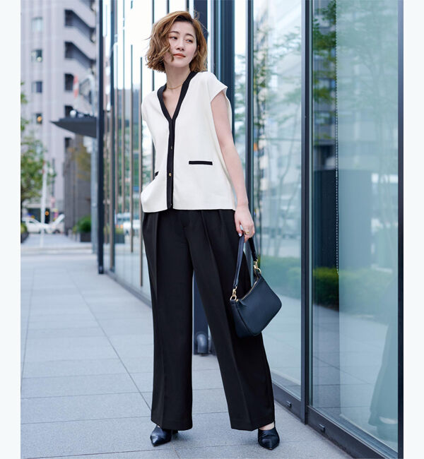 ur's「ゴールド釦Vネックフレンチスリーブニット」|ニット・セーター|