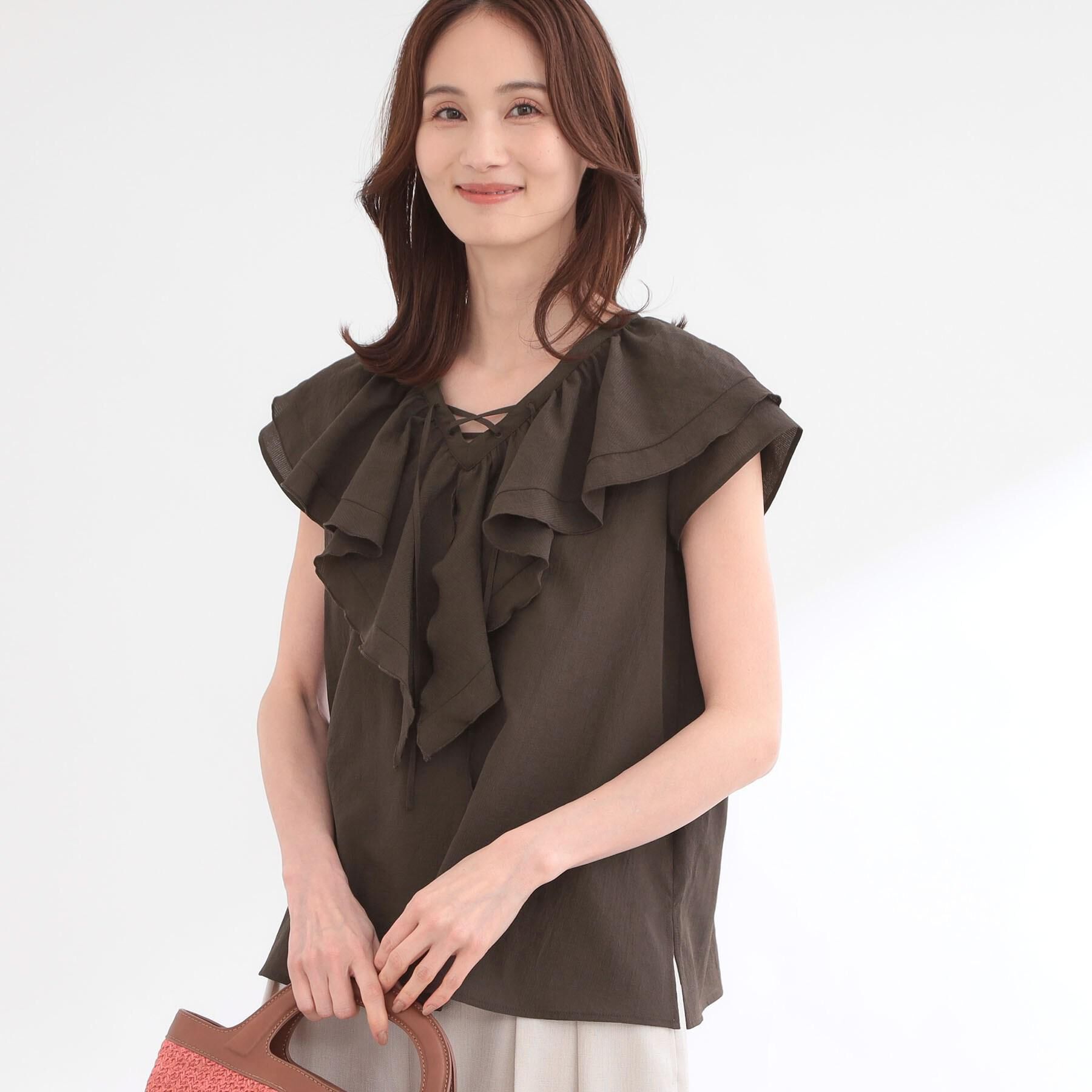 Reflect「【通気性あり／涼しい／マシンウォッシャブル】フリルディテールブラウス」|シャツ・ブラウス|