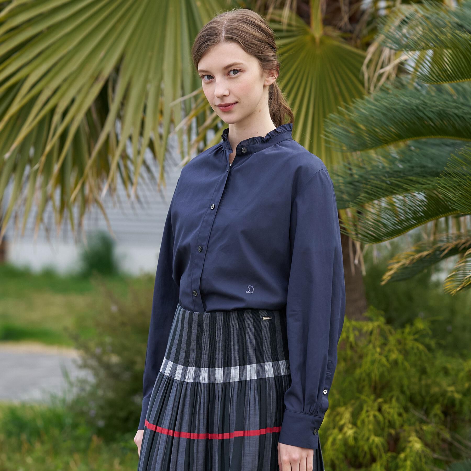 DRESSTERIOR「【ウォッシャブル/通勤】スタンドフリル ブラウス」|シャツ・ブラウス|ネイビー(094)