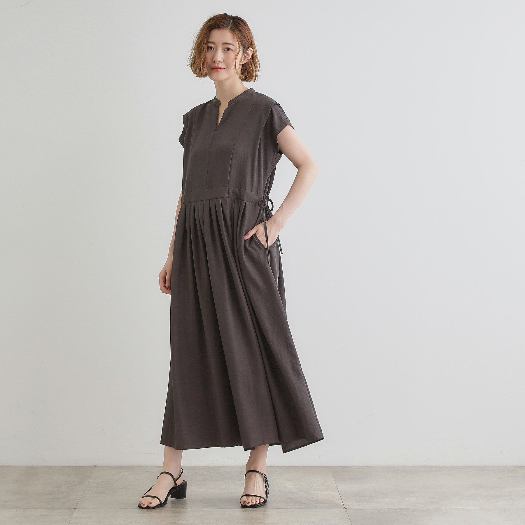 grove「【晴れの日も雨の日も】撥水タックワンピース」|ワンピース|