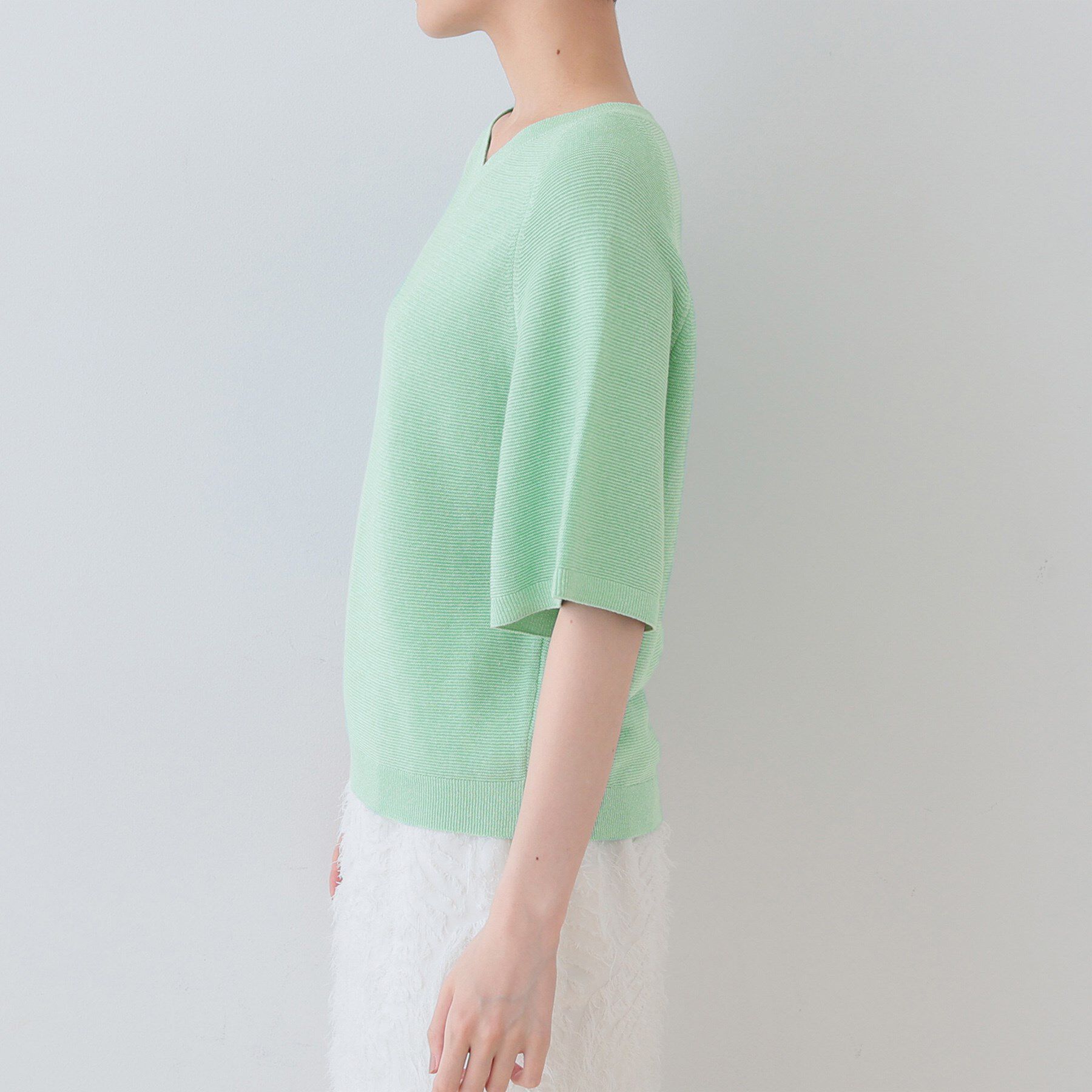 INDIVI「新色登場！【上品ラメ素材】フレアスリーブニット」|ニット・セーター|