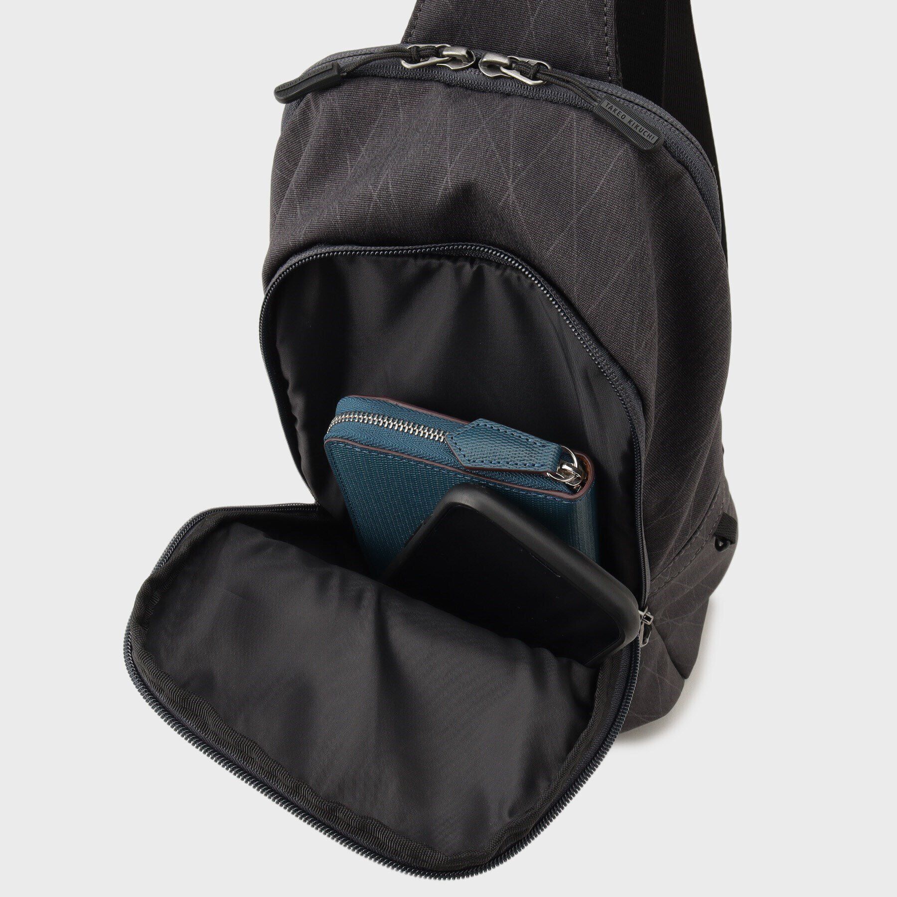 TAKEO KIKUCHI「【多機能・軽量】シャドーライン ボディバッグ」|その他|