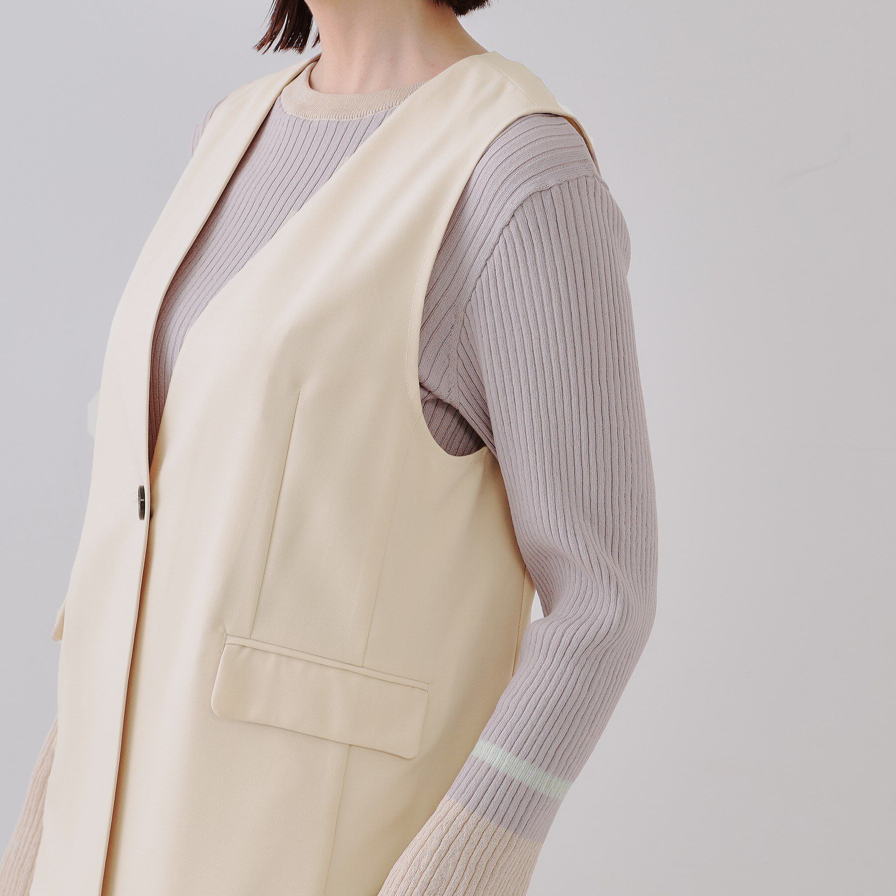 OPAQUE.CLIP「ノーカラーVネックジレ/セットアップ対応【洗濯機洗い可】」|ベスト・ジレ|