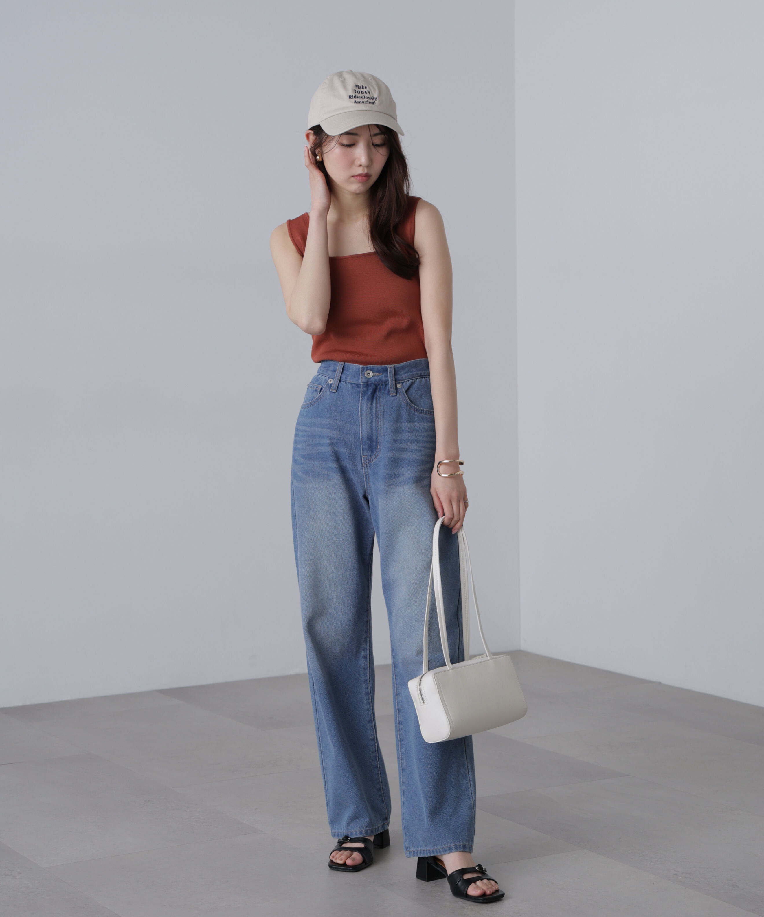  「〈洗える〉マシンウォッシャブル総針スクエアネックタンクニット」|ニット・セーター|