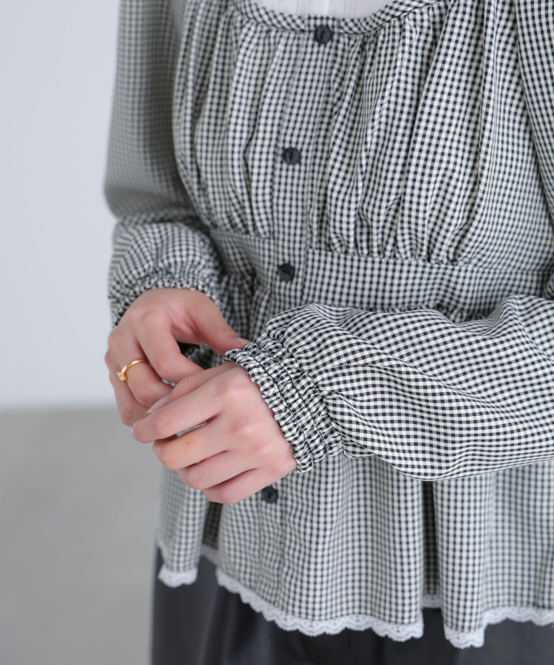 「レイヤード風ギンガムチェックペプラムブラウス」|シャツ・ブラウス|