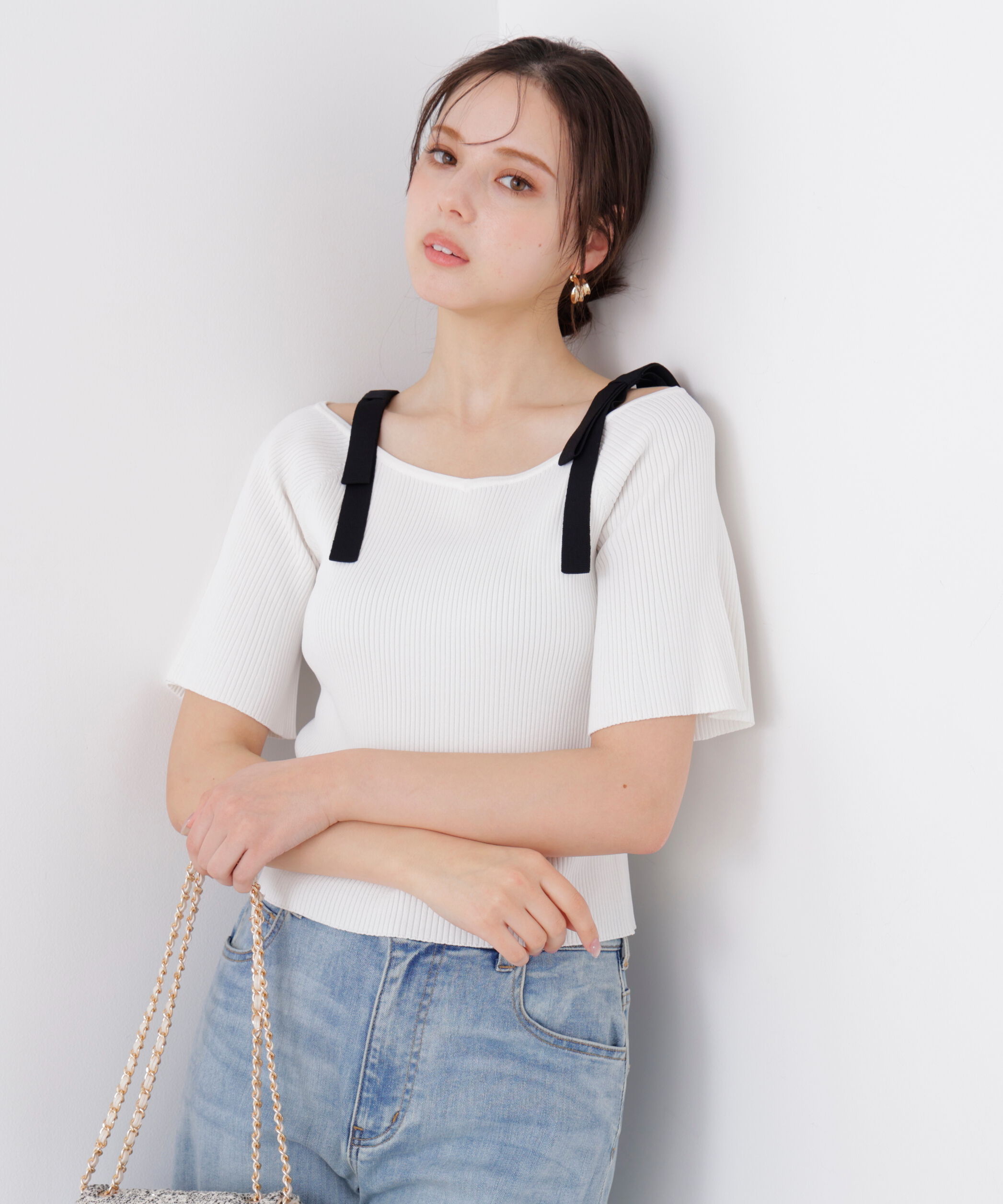 PROPORTION BODY DRESSING「＜ウォッシャブル/UV＞肩リボンオフショルニット　26SS」|ニット・セーター|エクリュ&times;ブ  1