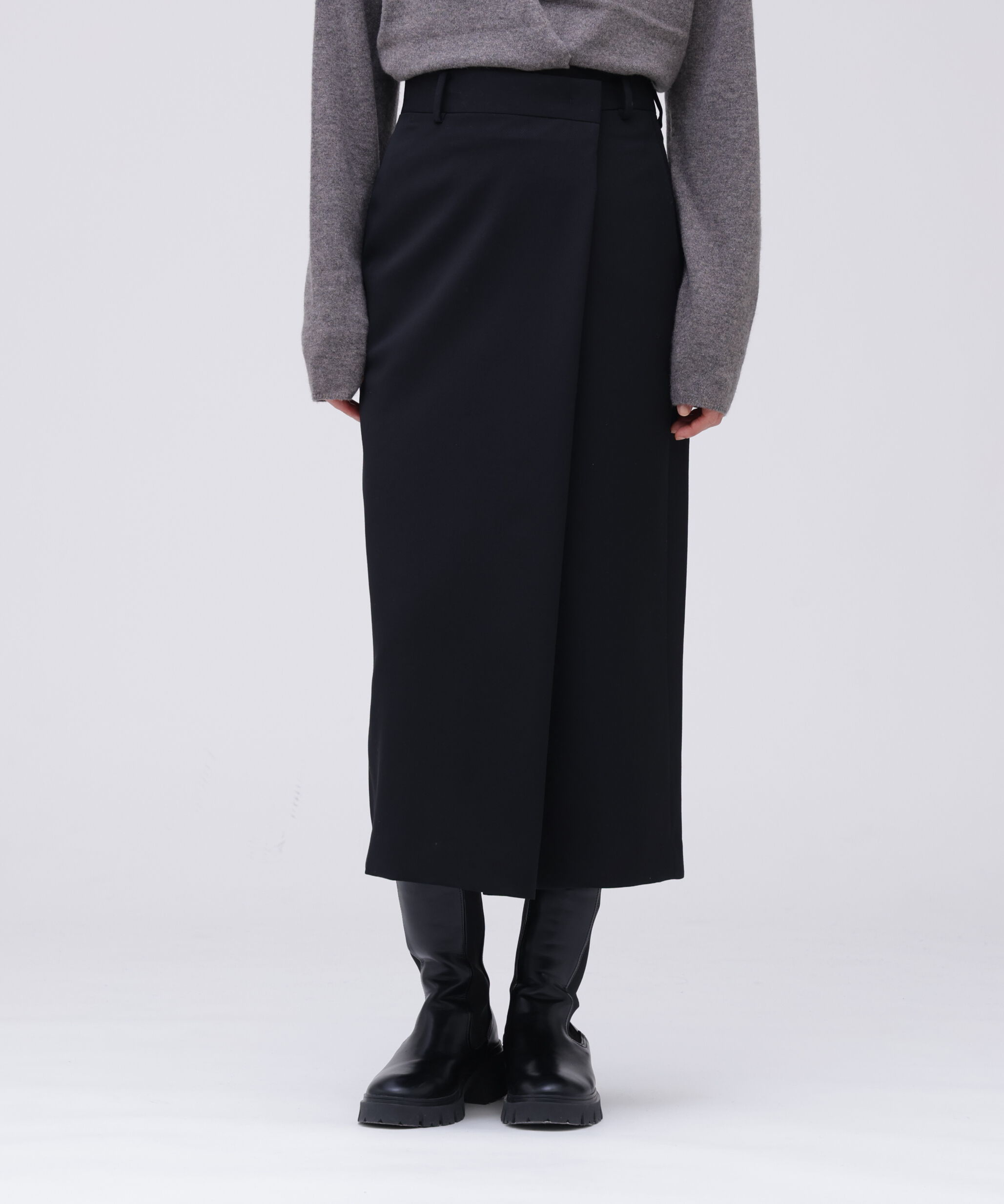 YLEVE 「YLEVE / MERINO WOOL TWILL WRAP SKIRT」|スカート|