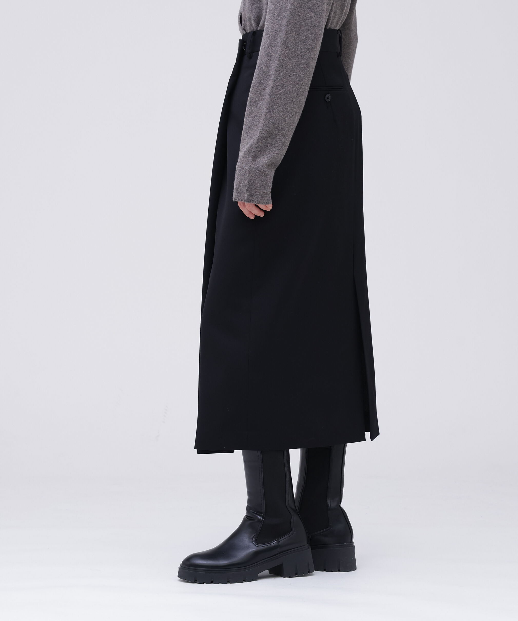 YLEVE 「YLEVE / MERINO WOOL TWILL WRAP SKIRT」|スカート|