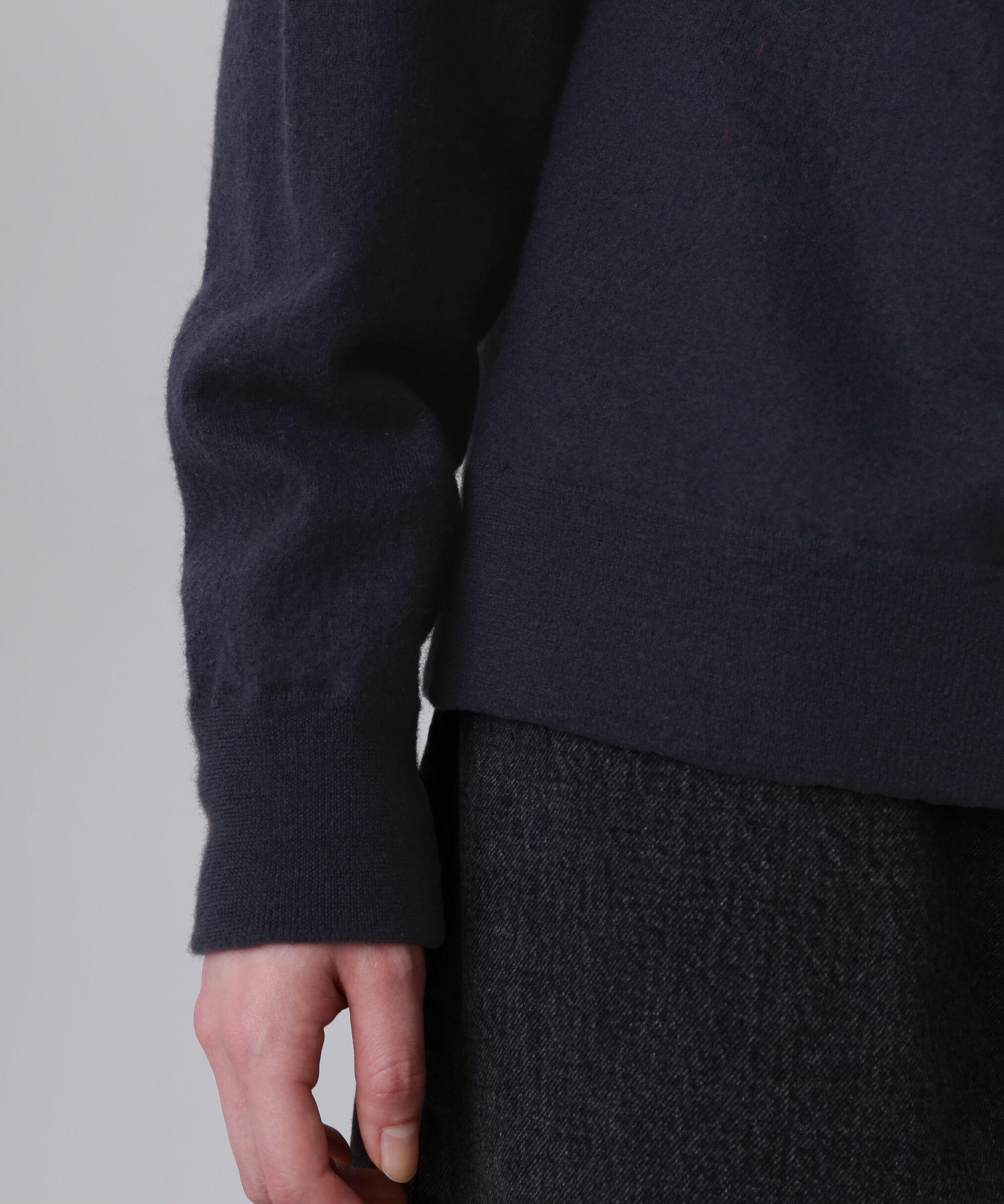 YLEVE 「YLEVE / ULTRAFINE MERINO MILLED WOOL KNIT HALF ZIP PULL OVER」|ニット・セーター|