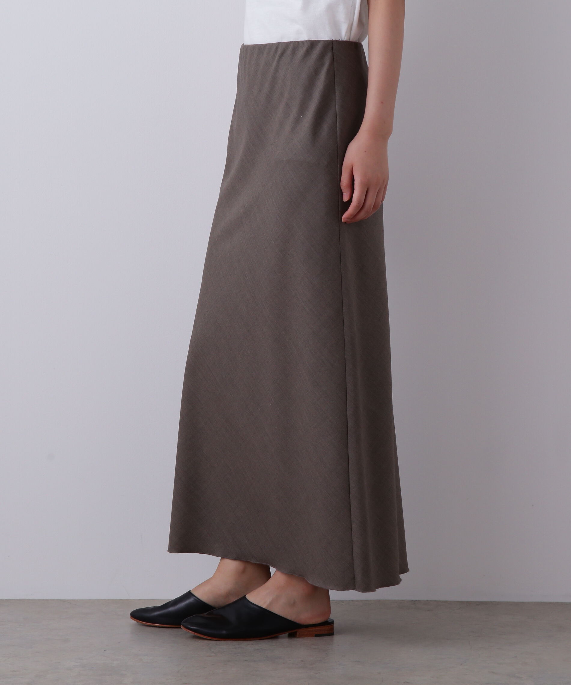 YLEVE 「YLEVE / SUPER120'S CHAMBRAY WOOL BIAS SKIRT」|スカート|