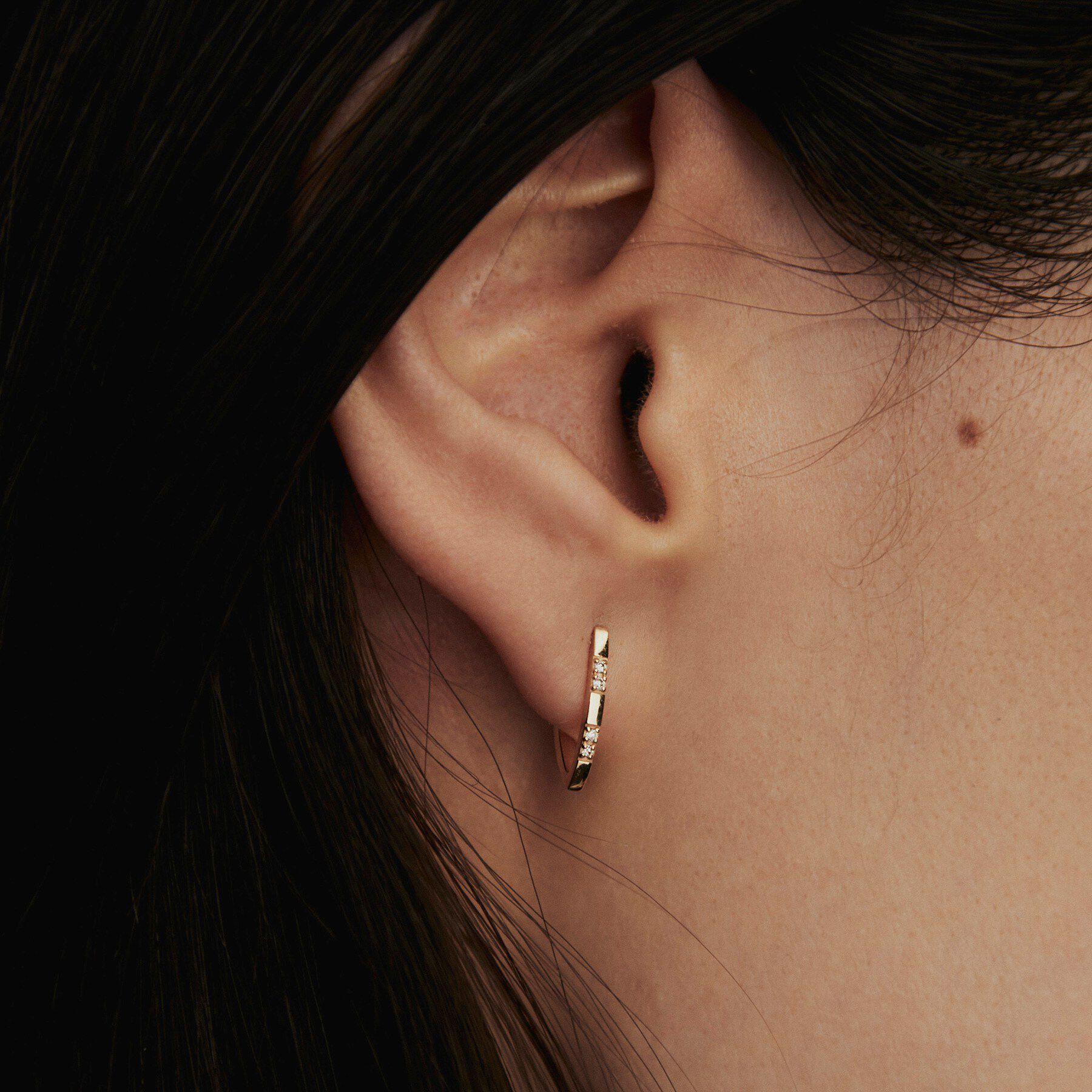 COCOSHNIK「K10ダイヤモンド オルタネ―トLシェイプ スタッドピアス」|ピアス|