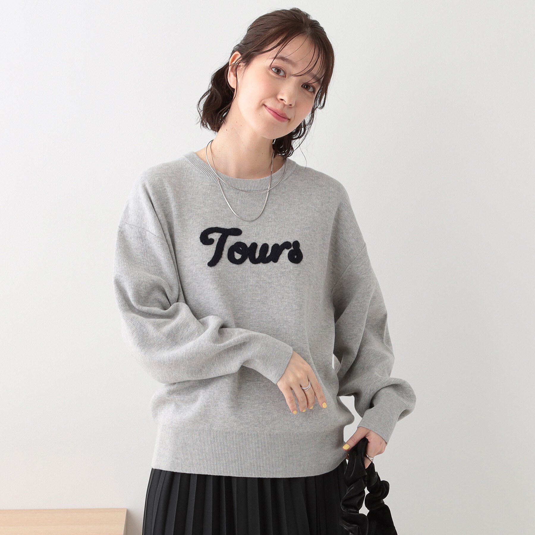 SHOO･LA･RUE「【洗える/S-LL/ちくちくしにくい】大人のための ロゴ入りスウェットライクニット」|ニット・セーター|