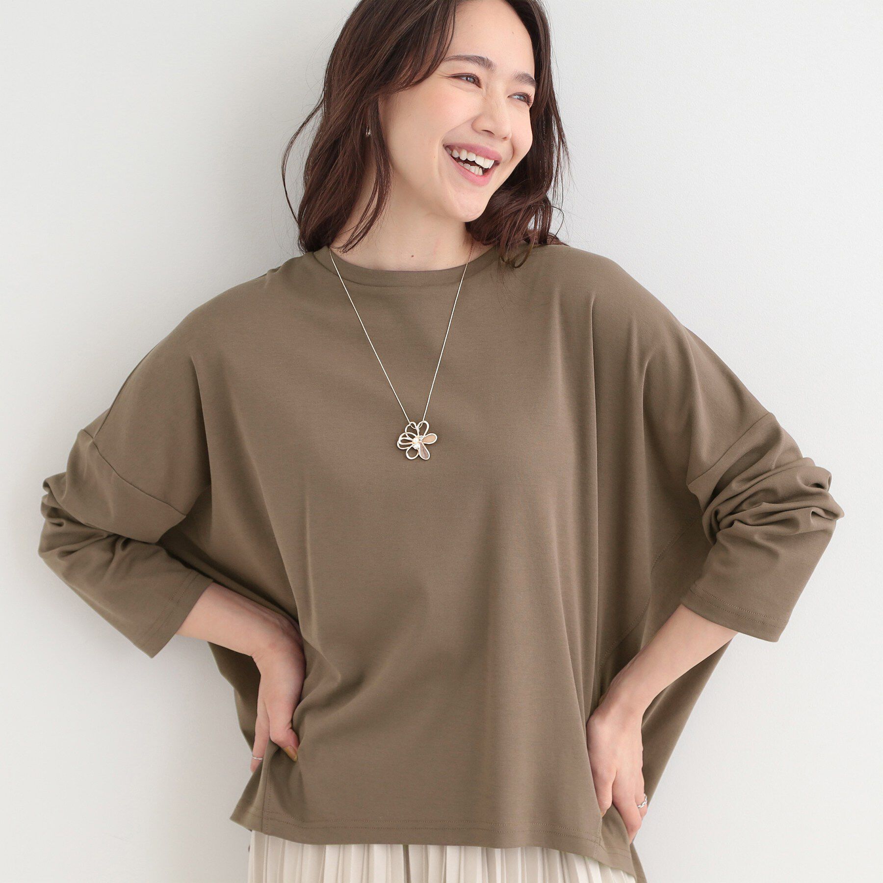 SHOO･LA･RUE「【洗濯機可/UV/綿100％】体型カバーが叶う 七分袖ゆるトップス」|Tシャツ・カットソー|ブラウン(044)