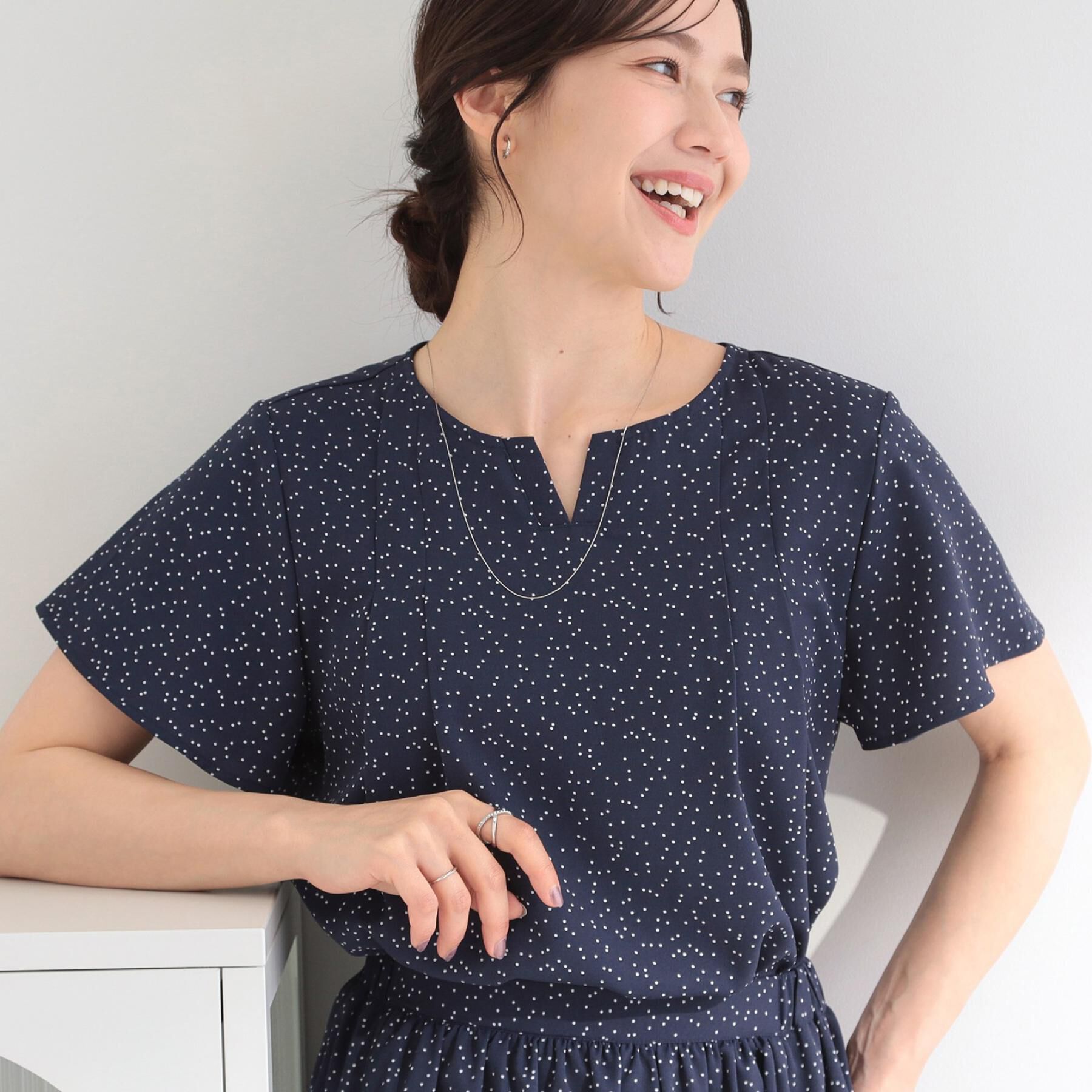 SHOO･LA･RUE「【ひんやり/UV/セットアップ可】洗濯後しわになりにくい スキッパーブラウス」|シャツ・ブラウス|ネイビー(694)