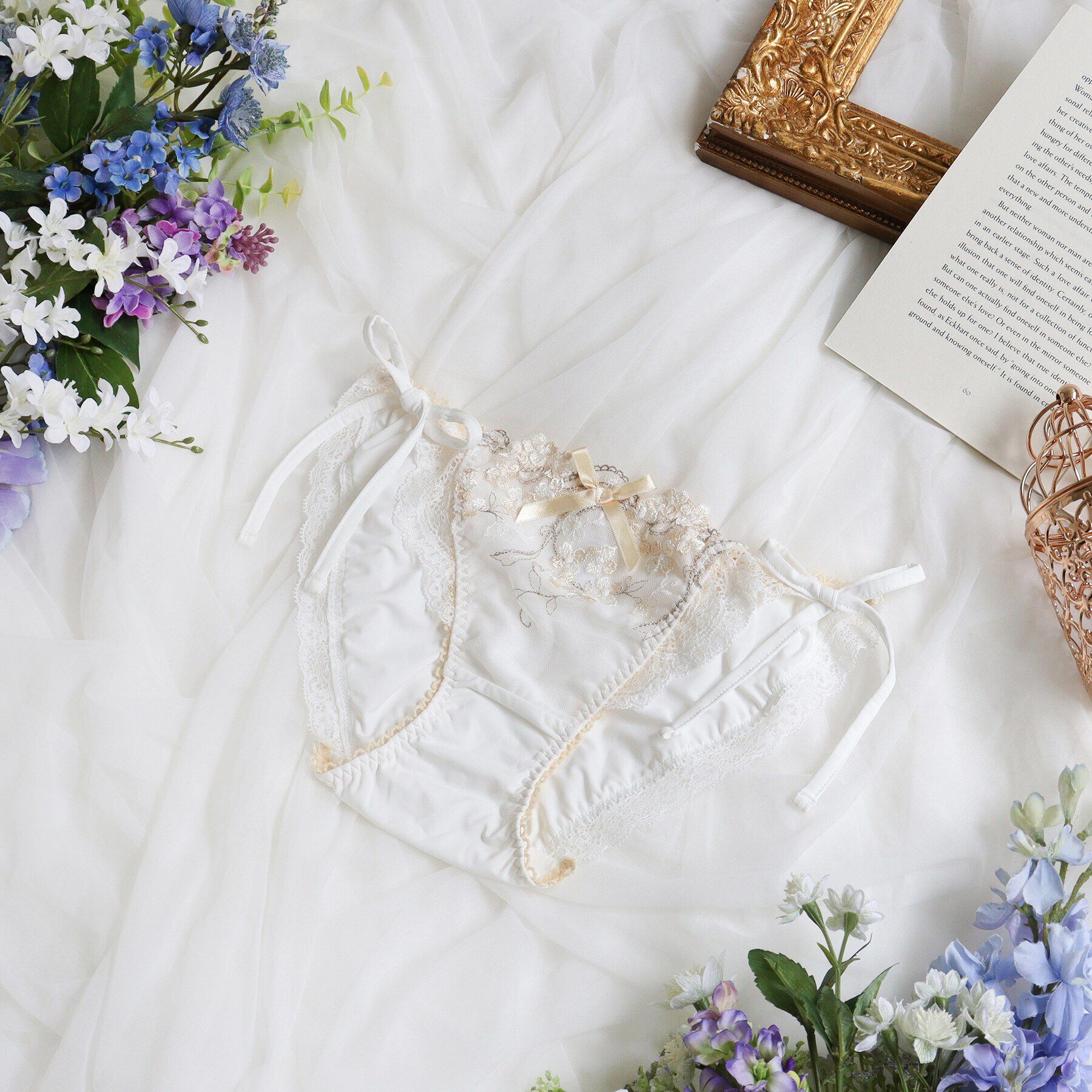 Risa Magli「クラーラ リボンショーツ」|インナー|クリーム(054)