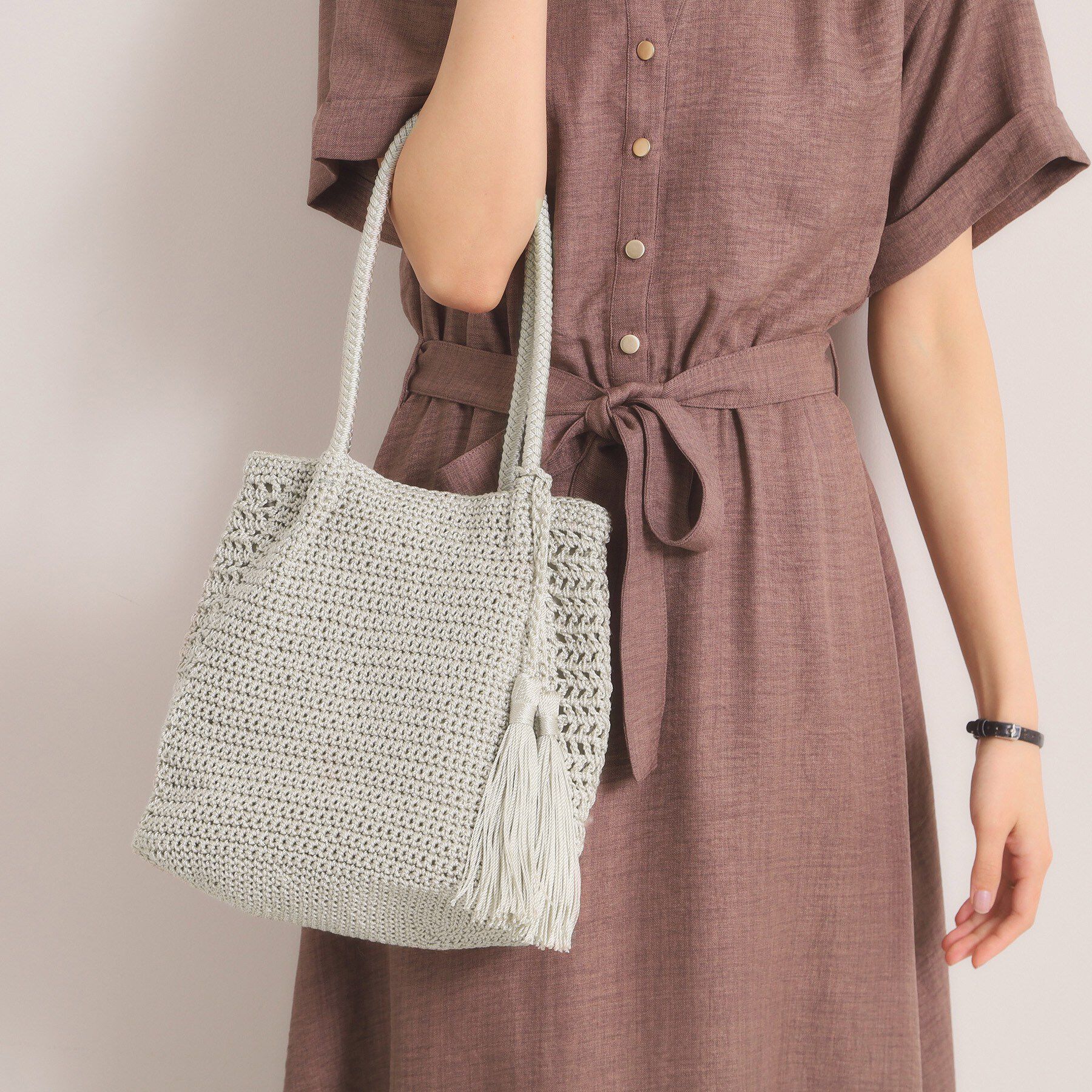 ITS&rsquo;DEMO「雑材コード編みタッセルトート」|トートバッグ|シルバー(006)