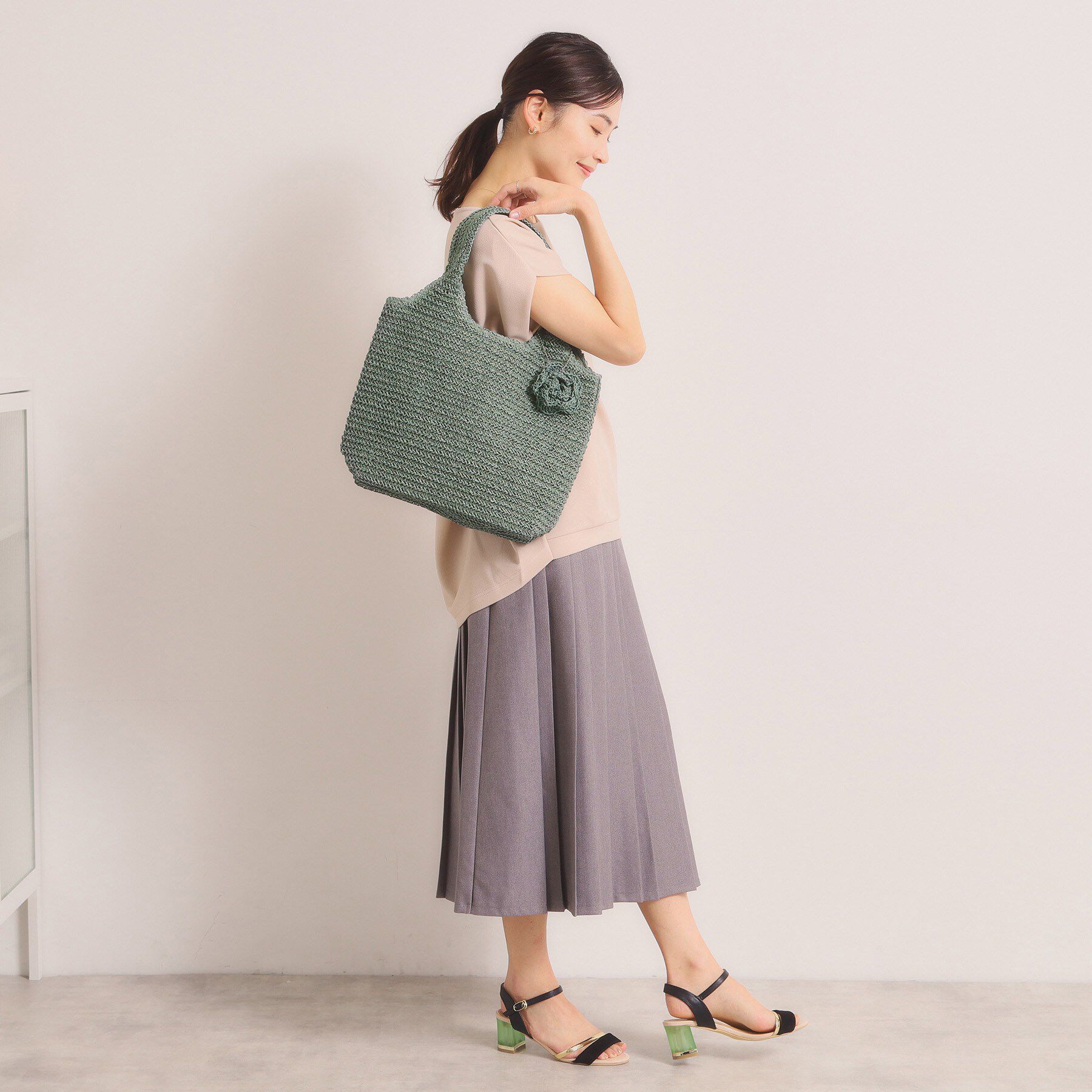 ITS&rsquo;DEMO「雑材フラワーチャームくりてトート」|トートバッグ|