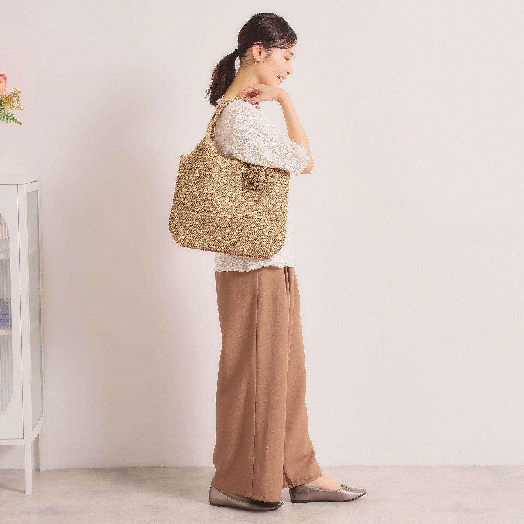 ITS&rsquo;DEMO「雑材フラワーチャームくりてトート」|トートバッグ|