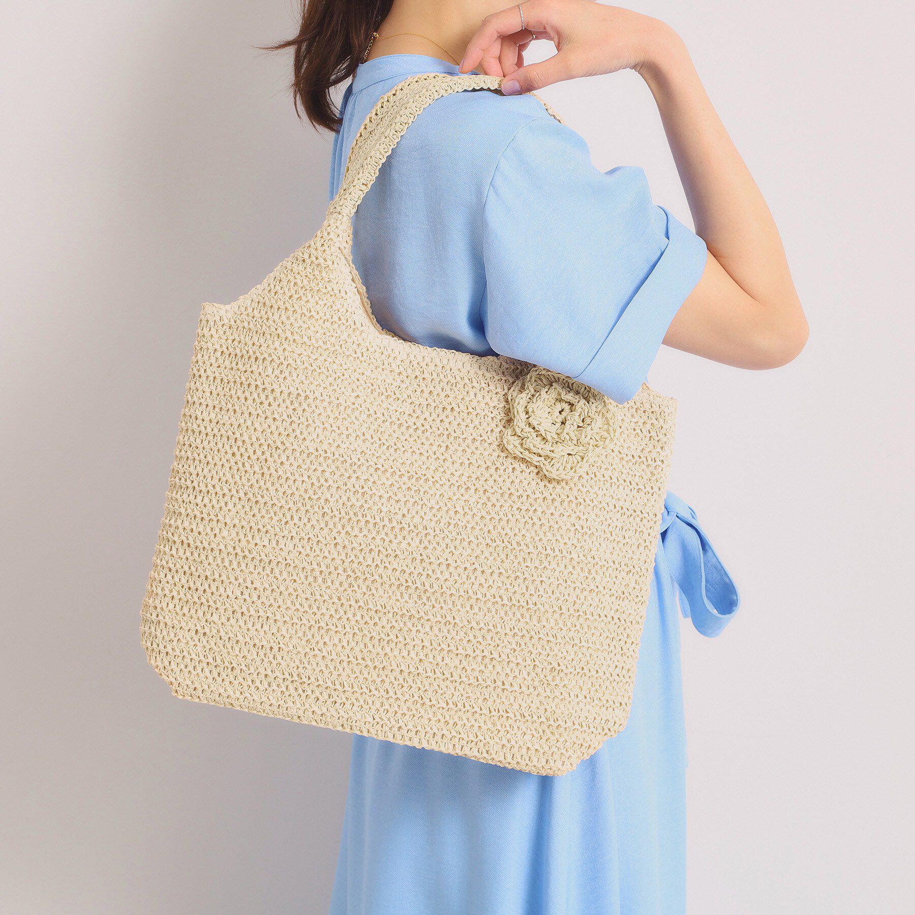 ITS&rsquo;DEMO「雑材フラワーチャームくりてトート」|トートバッグ|ライトベージュ(05