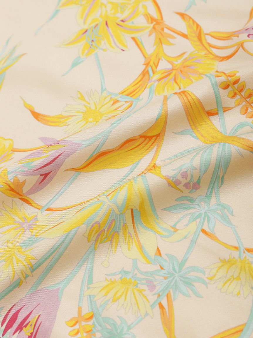 Mila Owen「大判フラワー柄スカーフ」|バンダナ・スカーフ|