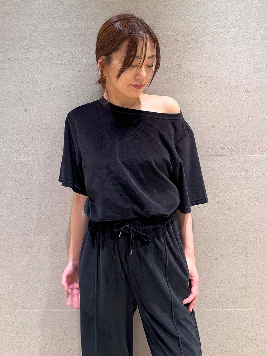 styling/「【WEB限定カラーあり】【セットアップ対応】アシンメトリーベロアトップス」|Tシャツ・カットソー|