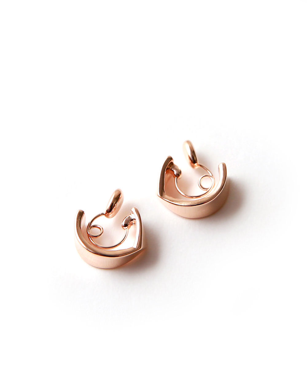 colleca la「miniループフィット・ななめラインのフープイヤリング」|イヤリング|