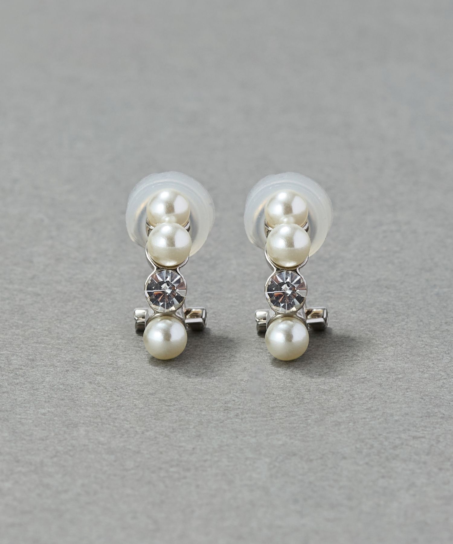 Phoebe「【シリーズ累計販売15000点突破】痛くないシリーズノーブルパールシャインエアリーイヤリング」|イヤリング|シルバー