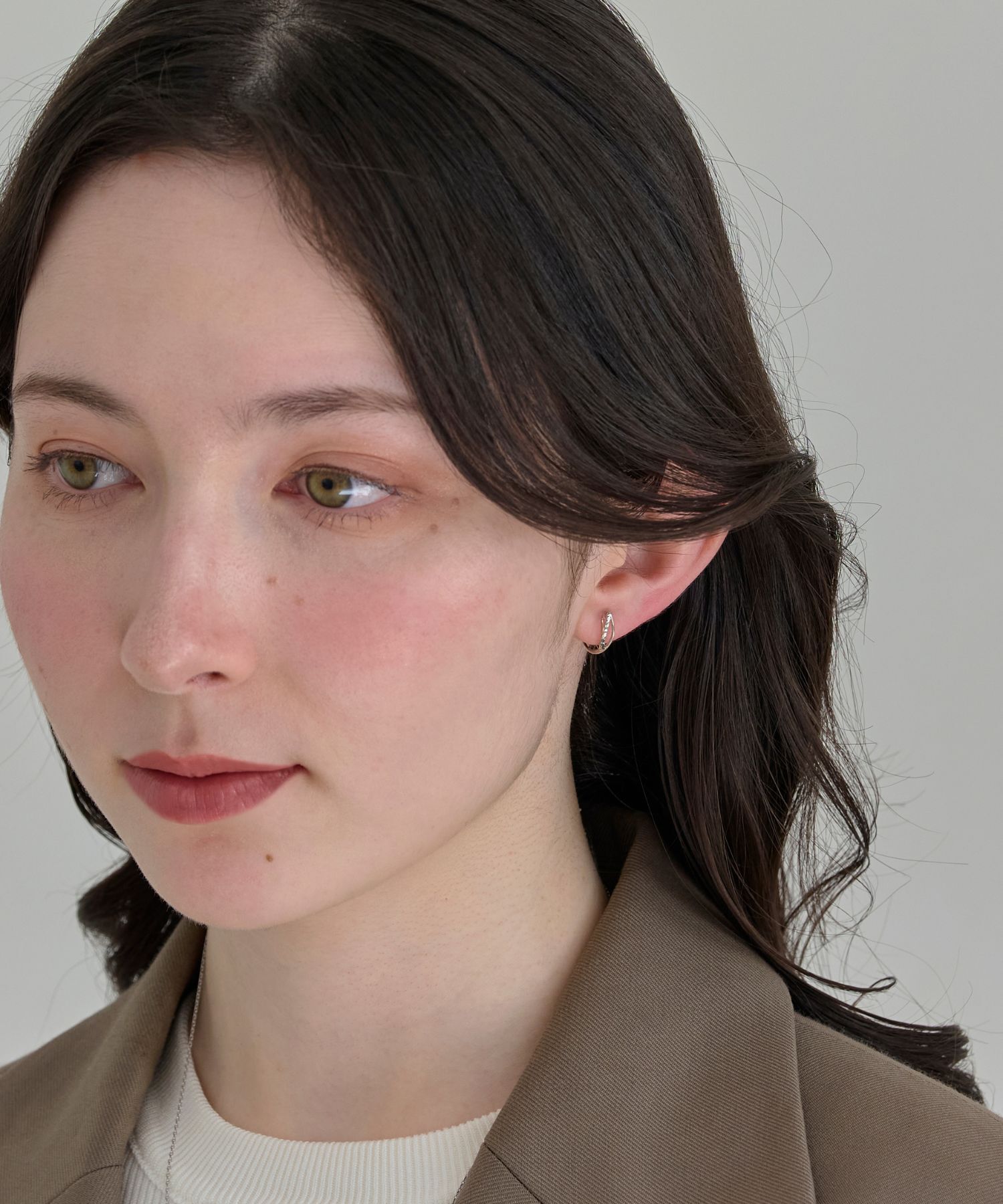 Phoebe「【シリーズ累計販売10000点突破】金属アレルギー対応痛くないシリーズ クリスタルループフィットイヤリング」|イヤリング|