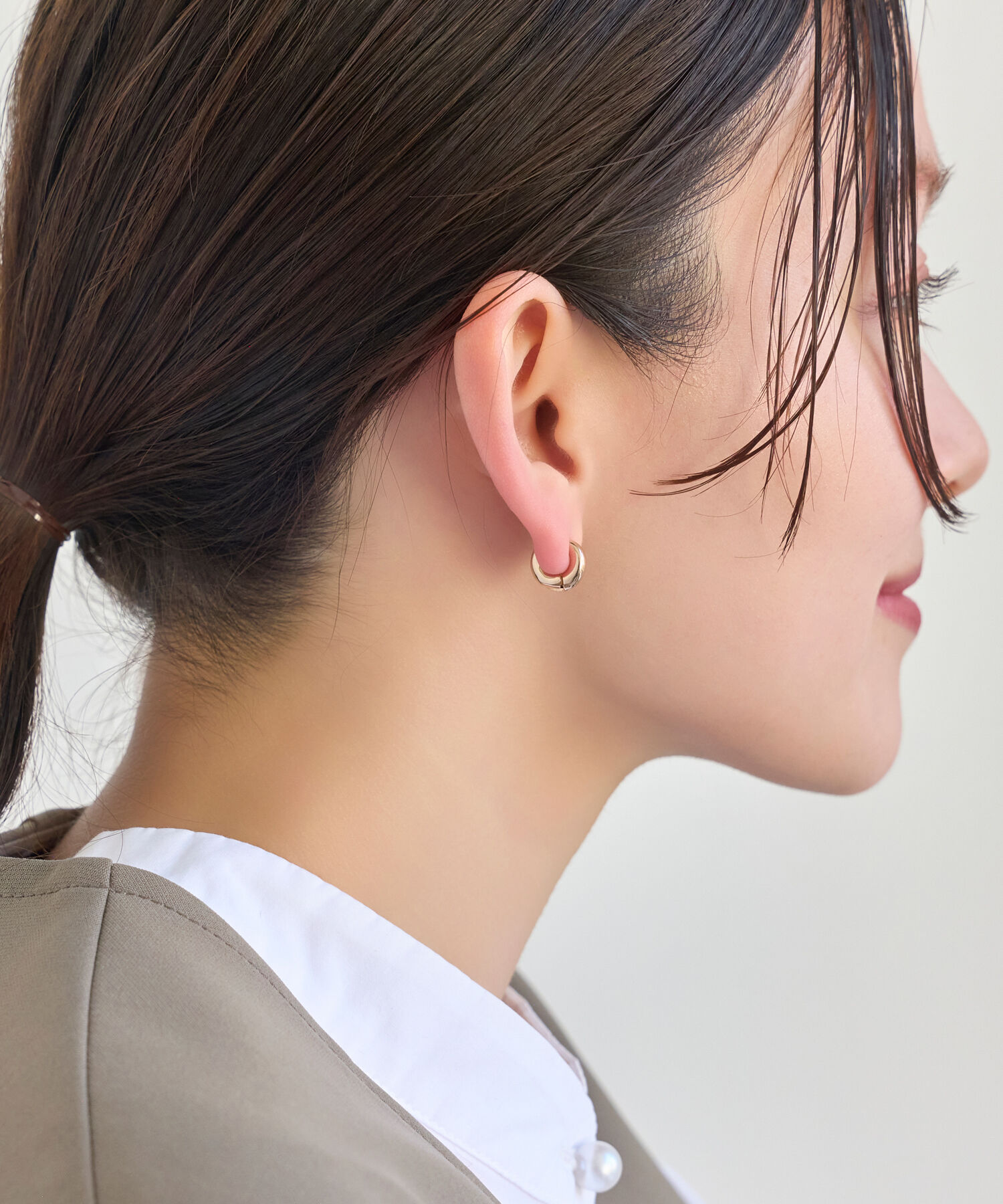 Phoebe「【金属アレルギー対応】シンプルフープスナップイヤリング　シャンパンゴールド」|イヤリング|
