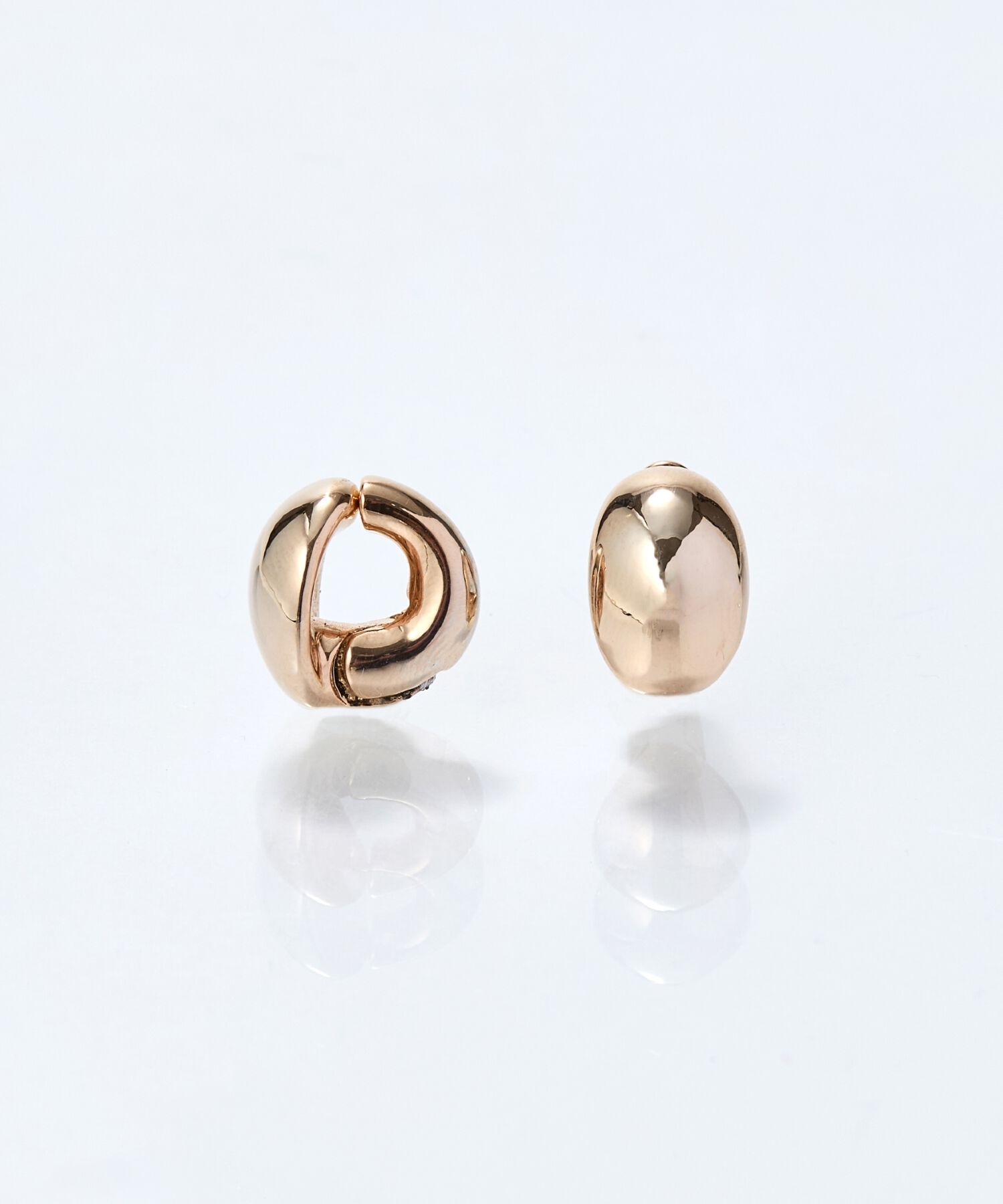 Phoebe「【金属アレルギー対応】オーバルフープスナップイヤリング　シャンパンゴールド」|イヤリング|