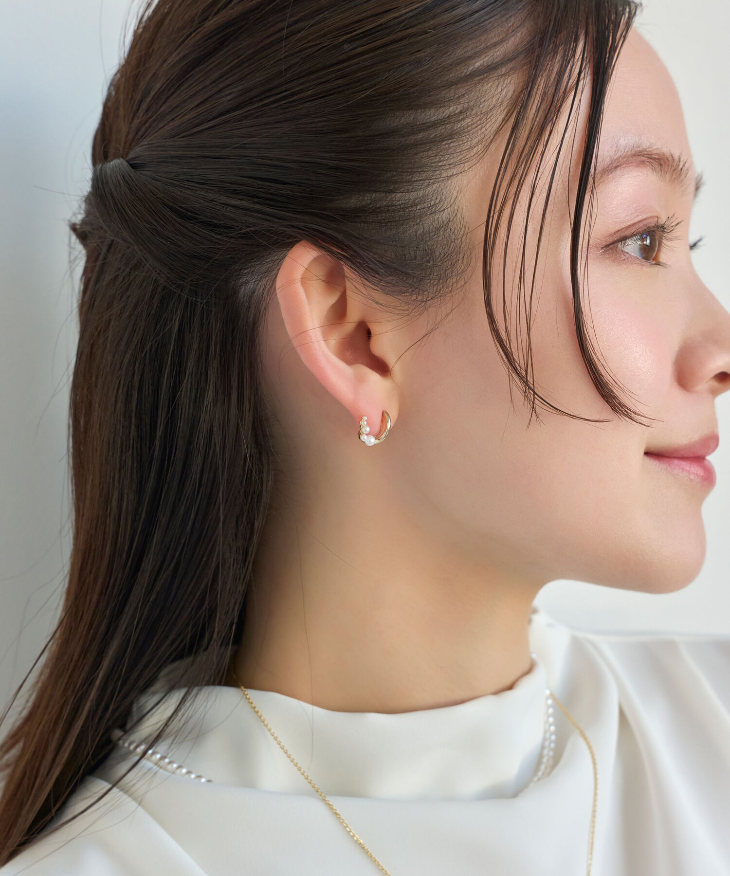 Phoebe「【痛くないシリーズ】ミルキーウェイパールフロートライトフィットイヤリング　ゴールド」|イヤリング|