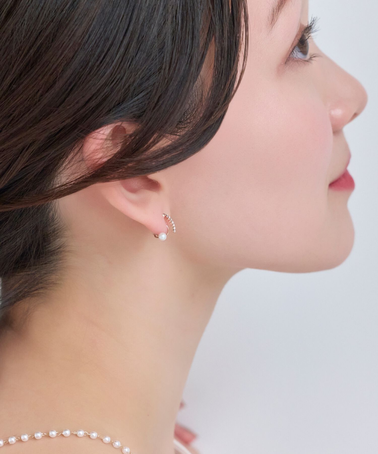 Phoebe「【痛くないシリーズ】ラインストーンパールフロートライトフィットイヤリング　シャンパンゴールド」|イヤリング|