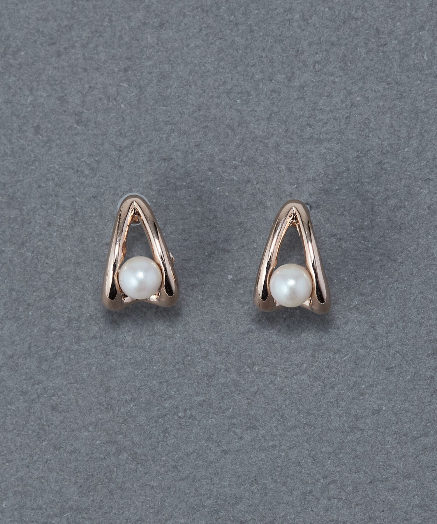 Phoebe「【金属アレルギー対応】ドロップパールセラミックポストピアス」|ピアス|シャンパンゴールド