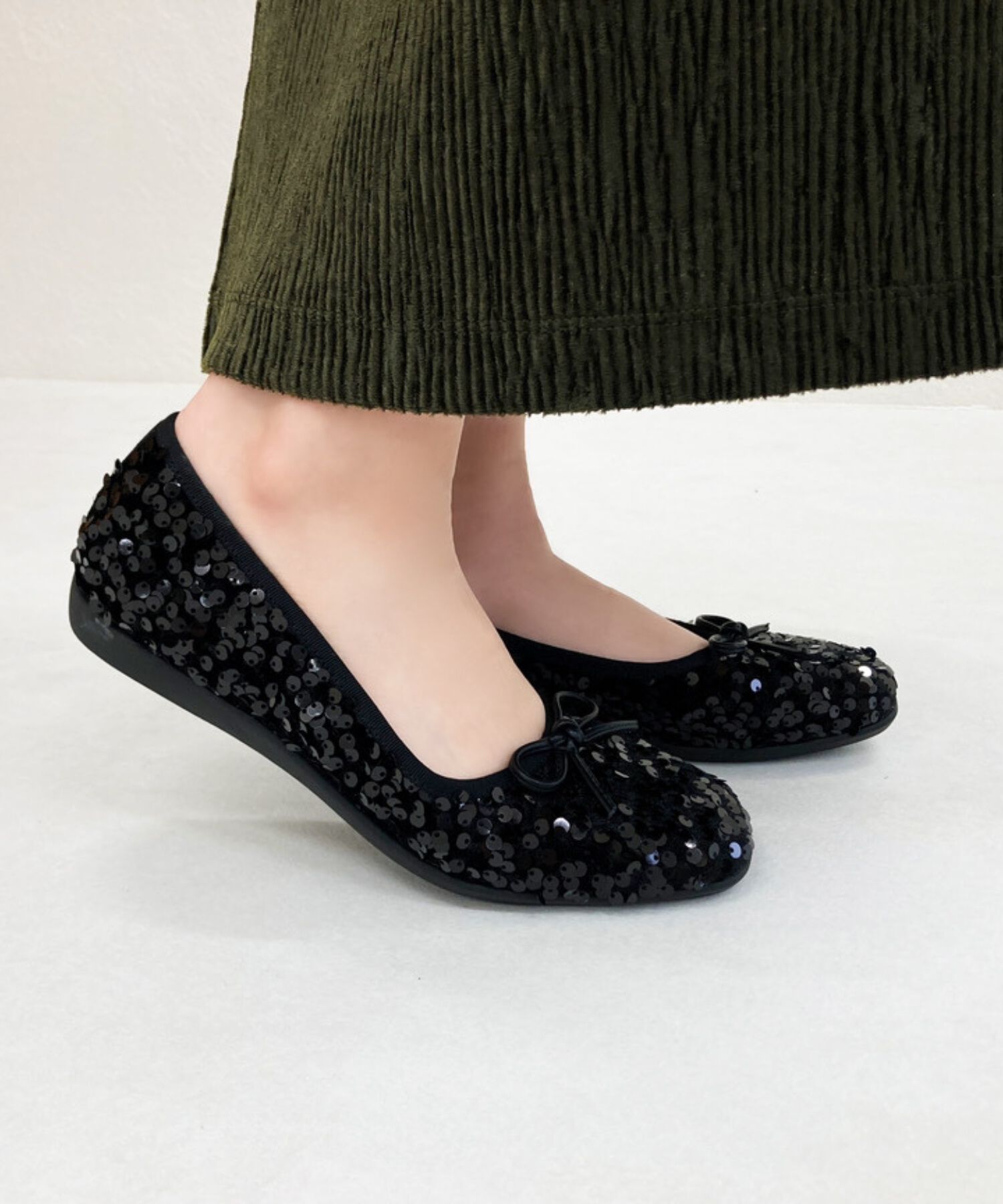 ORiental TRaffic「【跳べるパンプス/シリーズ累計１５０万足突破】スパンコール スクエアトゥ バレエシューズ R-3216」|パンプス|