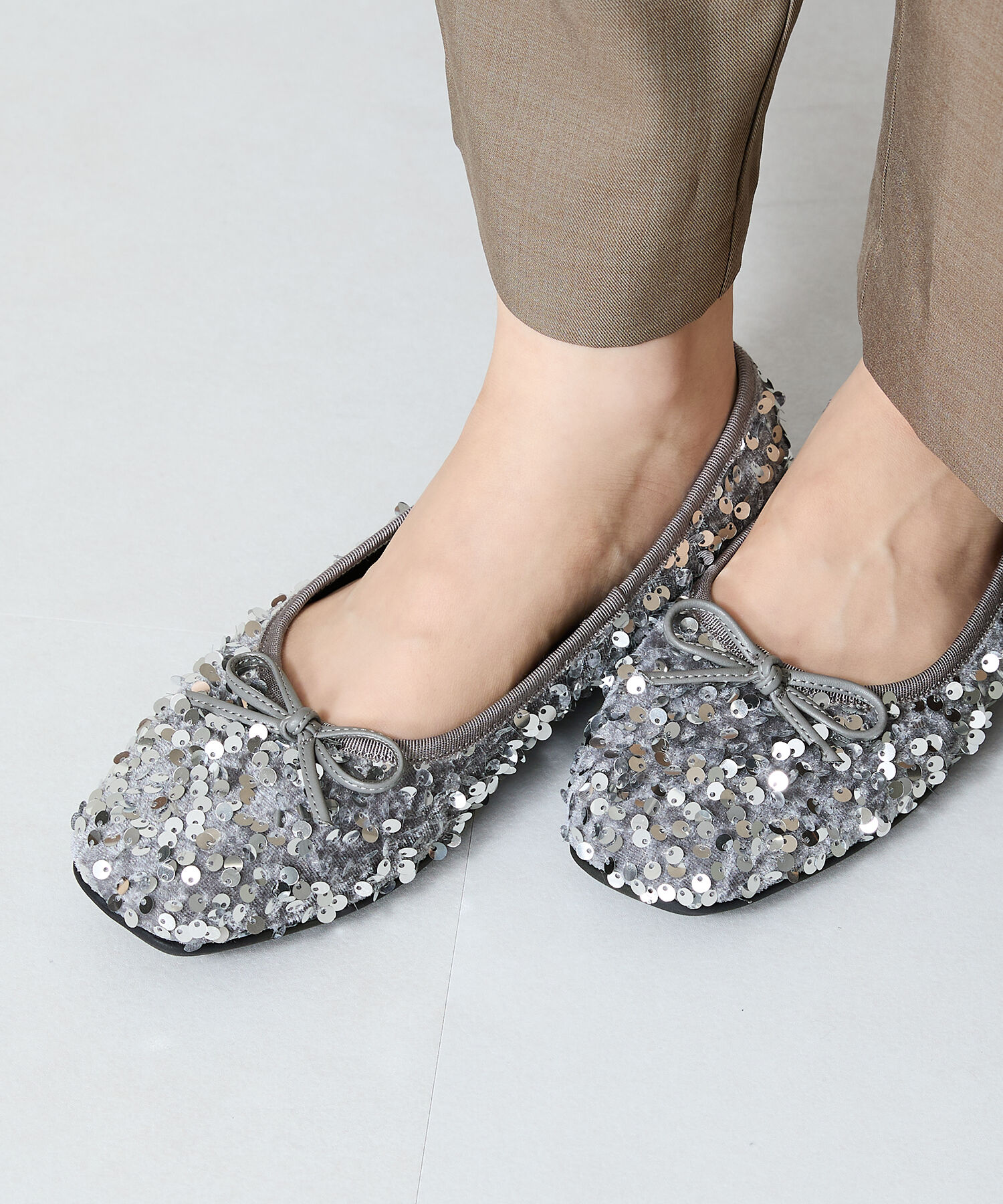 ORiental TRaffic「【跳べるパンプス/シリーズ累計１５０万足突破】スパンコール スクエアトゥ バレエシューズ R-3216」|パンプス|