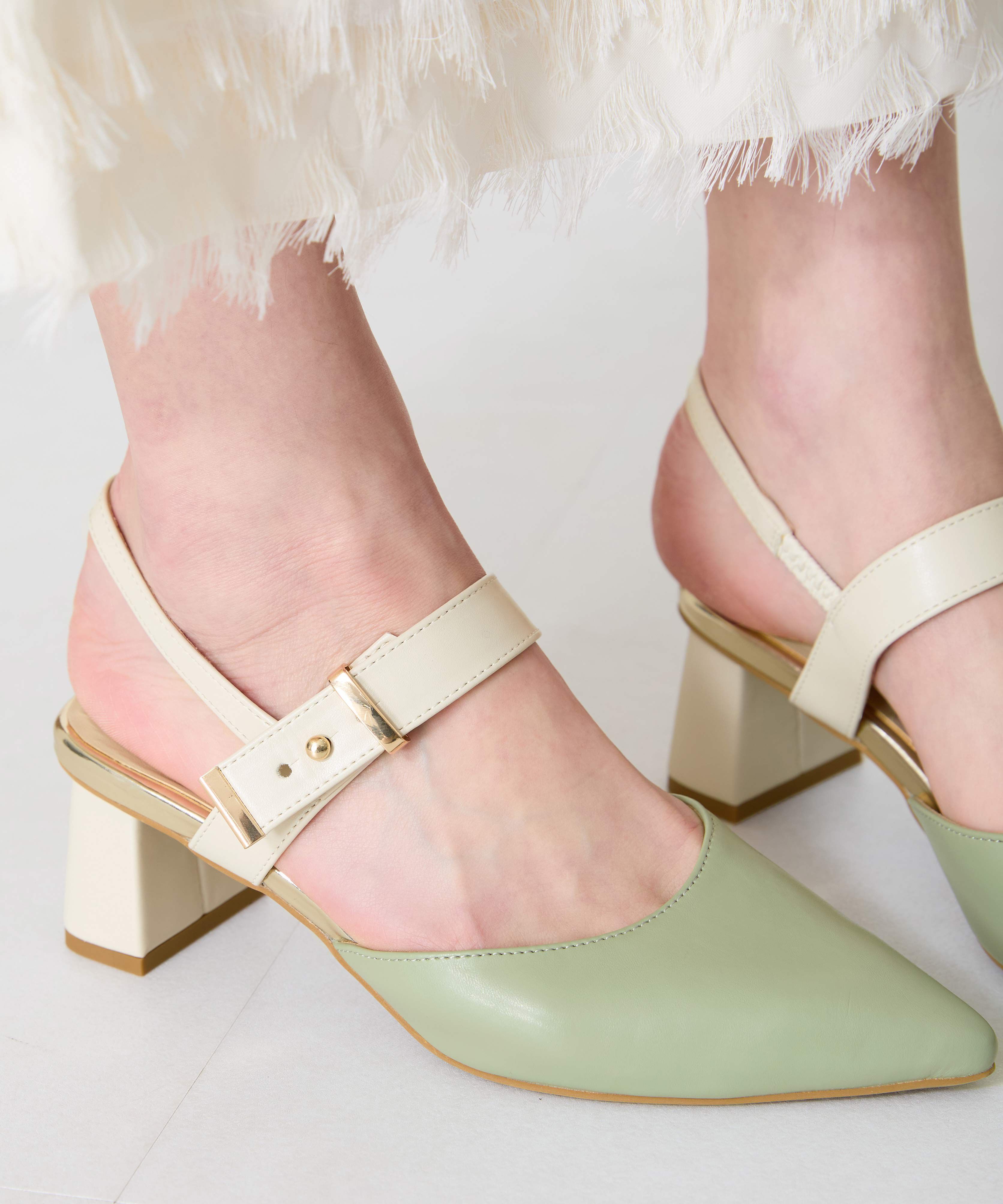 ORiental TRaffic「ポインテッドトゥボタンベルトパンプス/51118 パンプス トレンド 人気 売れてる」|パンプス|