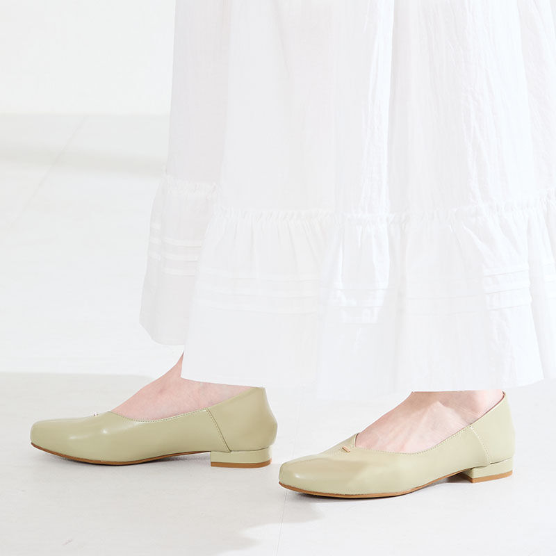 ORiental TRaffic「●2026春夏新作●ゴールドパーツVカットバブーシュ/61112」|パンプス|