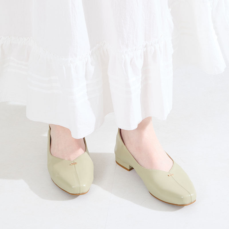 ORiental TRaffic「●2026春夏新作●ゴールドパーツVカットバブーシュ/61112」|パンプス|