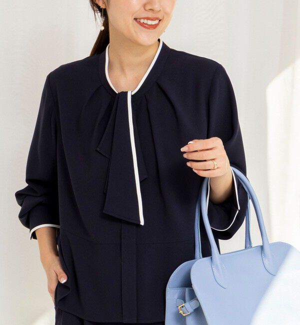 NOLLEY'S「《セットアップ対応》ウォッシャブルストレッチジョーゼットボウタイ風ペプラムブラウス」|シャツ・ブラウス|ネイビー